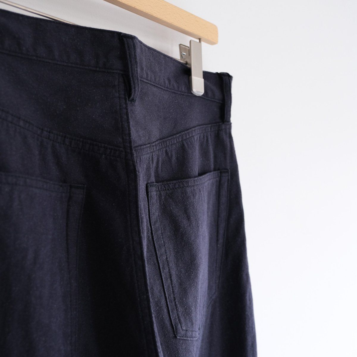 『COTTON SILK - 5 POCKET PANTS』-パンツ-（ NAVY / ネイビー）