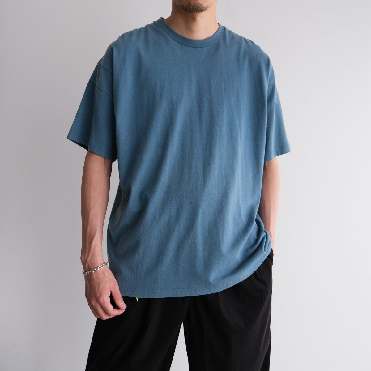 『NATURAL PIGMENT OVERSIZED TEE』-Tシャツ-（BLUE / ブルー）