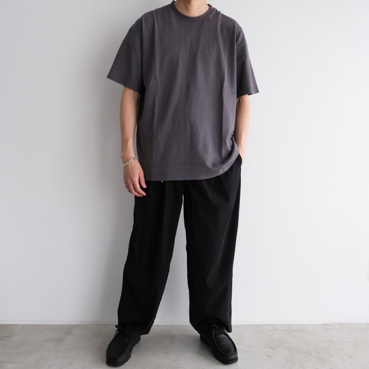 『NATURAL PIGMENT OVERSIZED TEE』-Tシャツ-（CHARCOAL / チャコール）