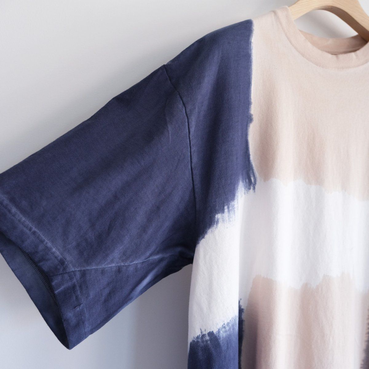 『HAND DYED TWIST TEE』