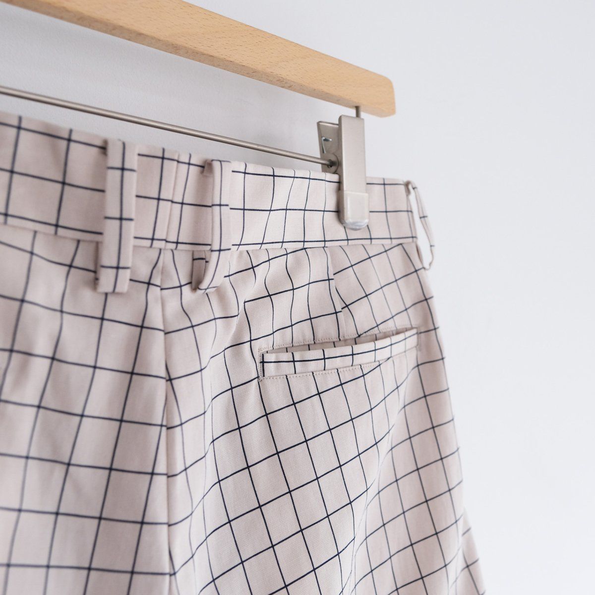 『2TUCK LINEN WINDOWPANE CHECK SHORTS』