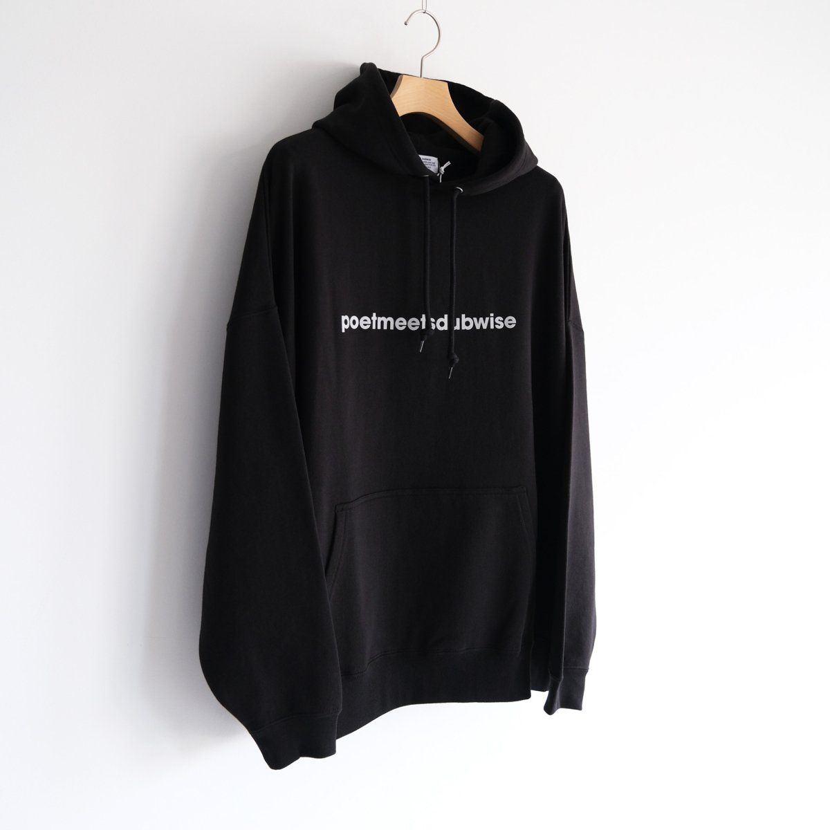 『"poetmeetsdubwise"LOOSE FIT HOODIE』