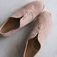 『SUEDE MOC SHOES MADE BY SAKAGUCHI TAICHI』- シューズ- （ BEIGE / ベージュ ）