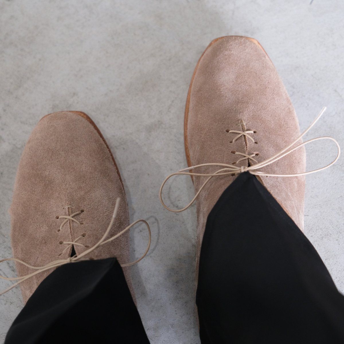 『SUEDE MOC SHOES MADE BY SAKAGUCHI TAICHI』- シューズ- （ BEIGE / ベージュ ）