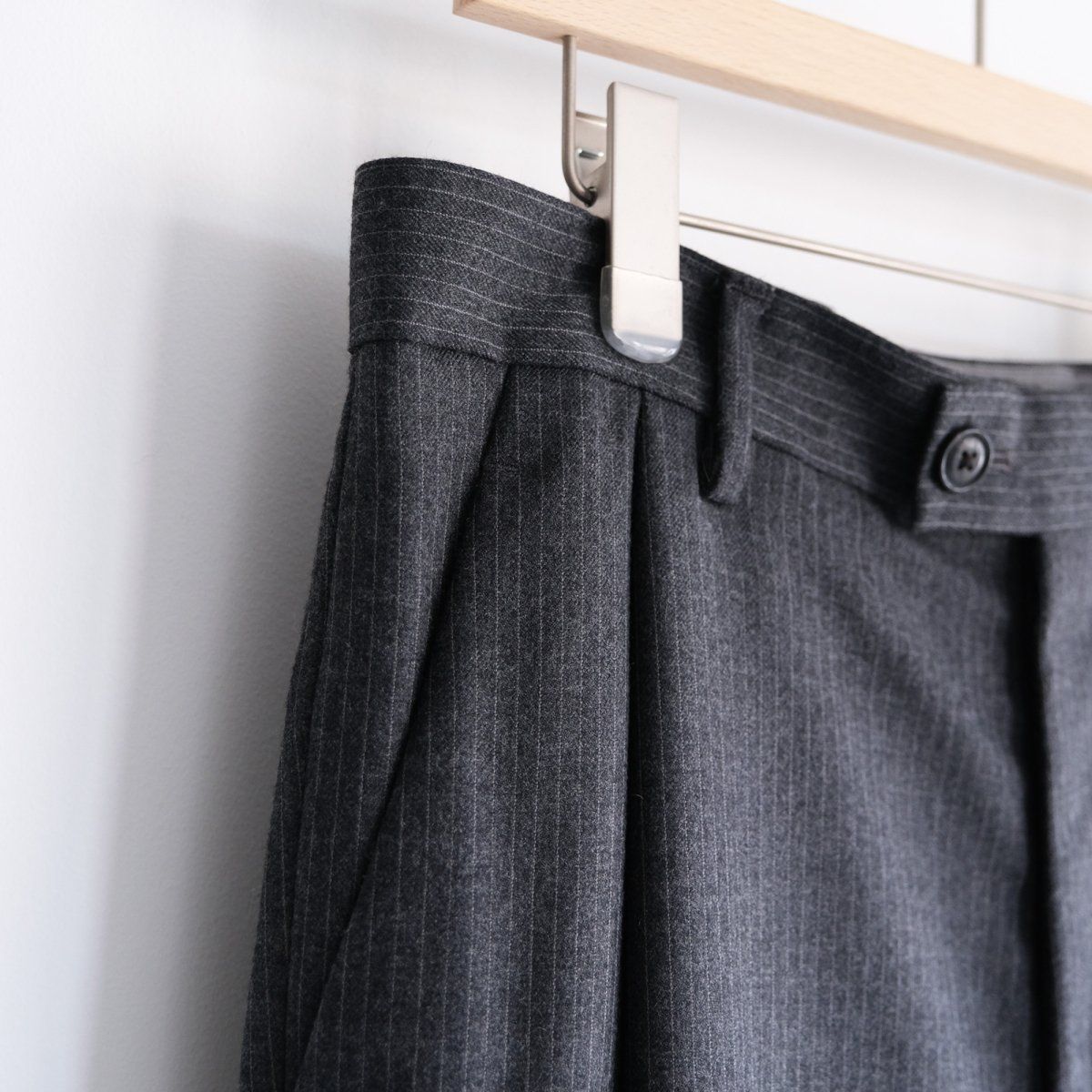 URU - 残り1点『WOOL STRIPE OVER TUCK PANTS for STACK STORE exclusive』-パンツ-（  GRAY / グレー） | STACK STORE