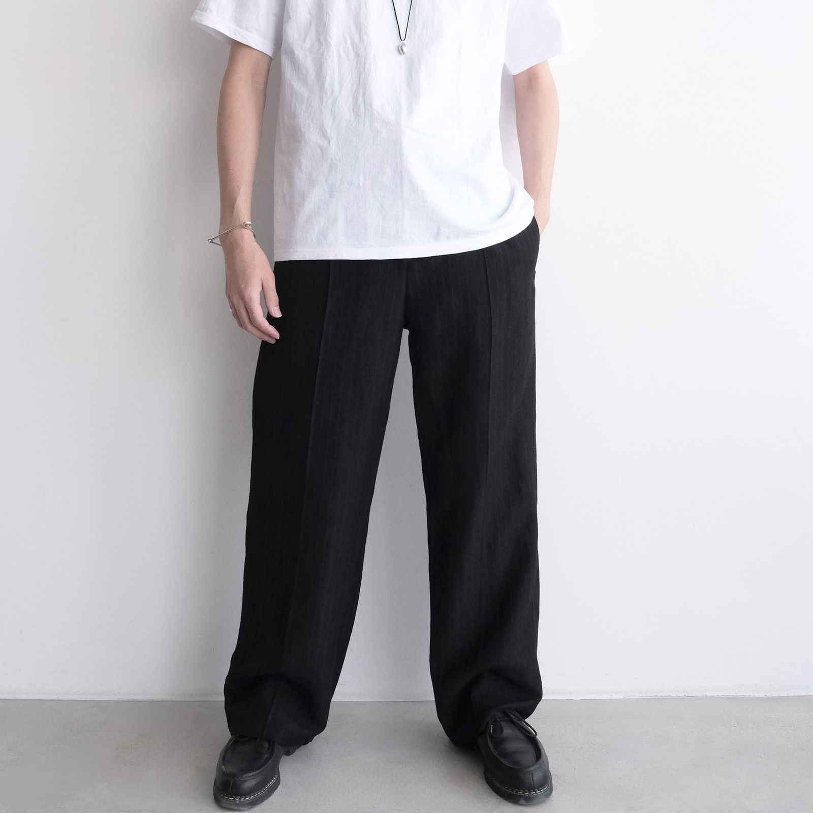 Pin-stripe Trousers -パンツ-（Black / ブラック）
