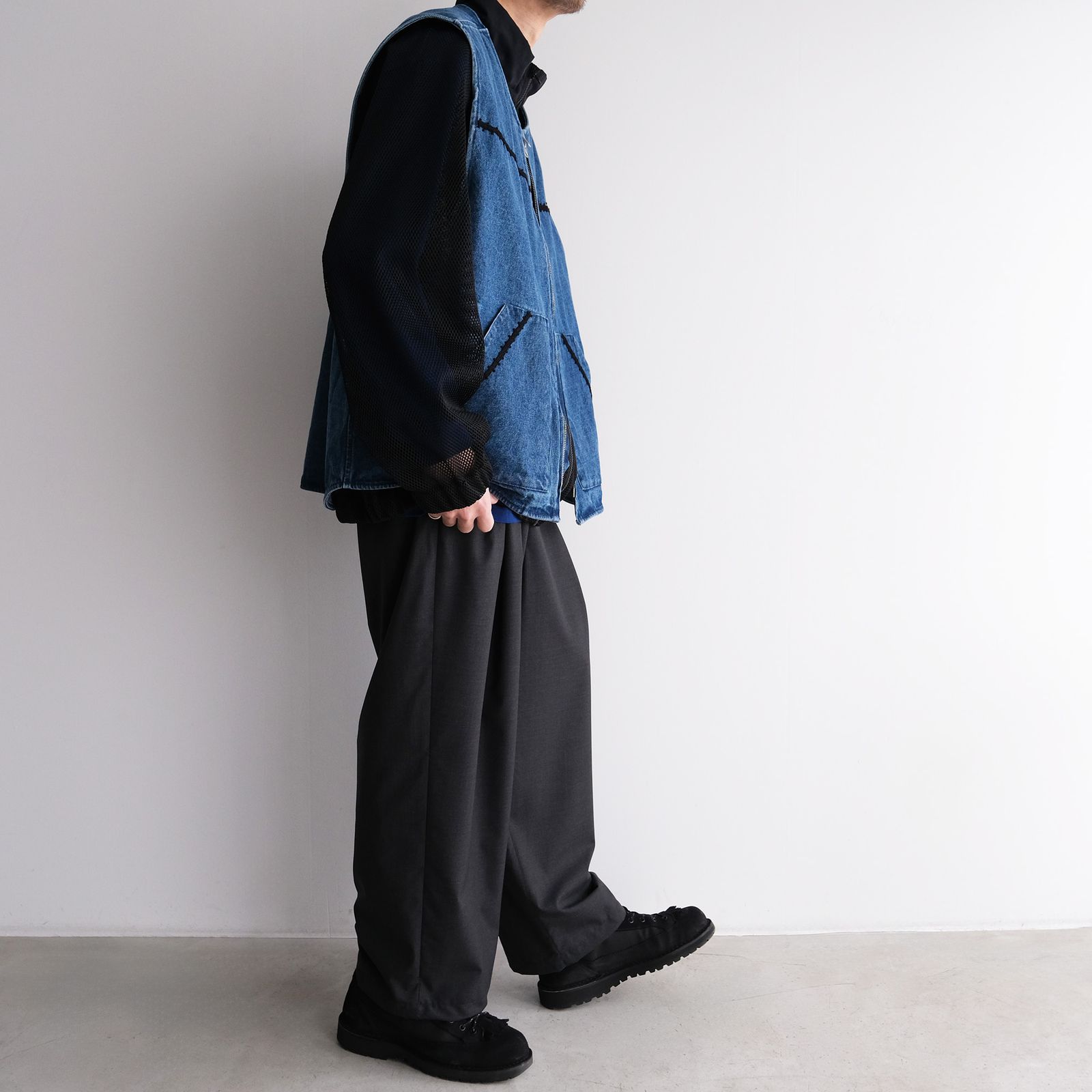 Trim Embroidery Denim Vest -ベスト-（Indigo×Black / インディゴ×ホワイト）