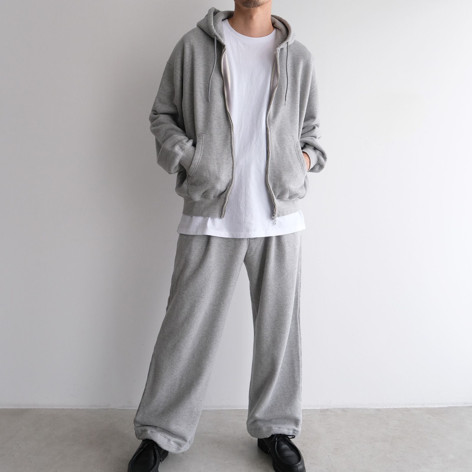 Jumberca Sweat Straight Trousers -スウェットパンツ-（Gray / グレー）