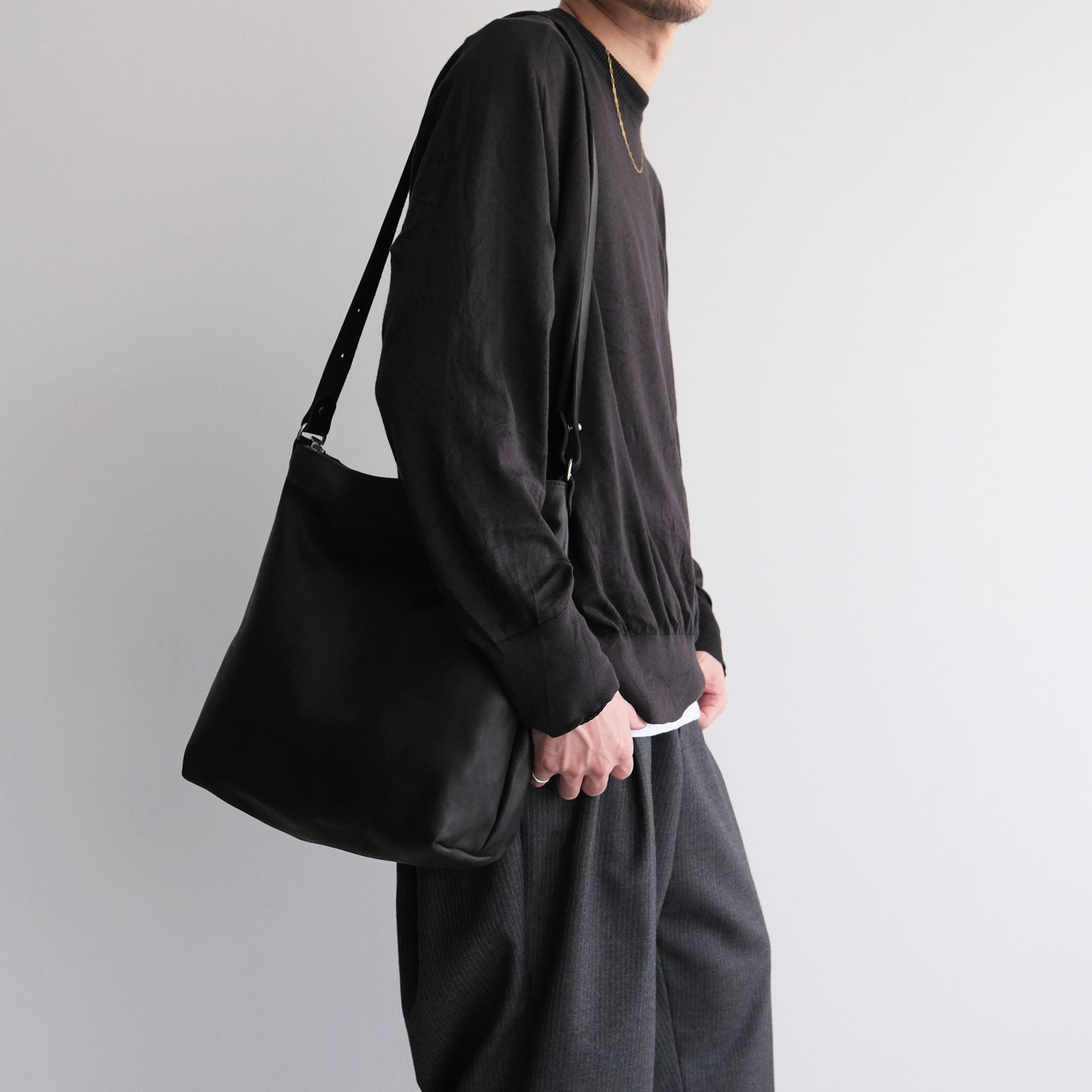 Soft Horse Full Grain Nylon Lining Shoulder Bag -バッグ-（Black / ブラック）