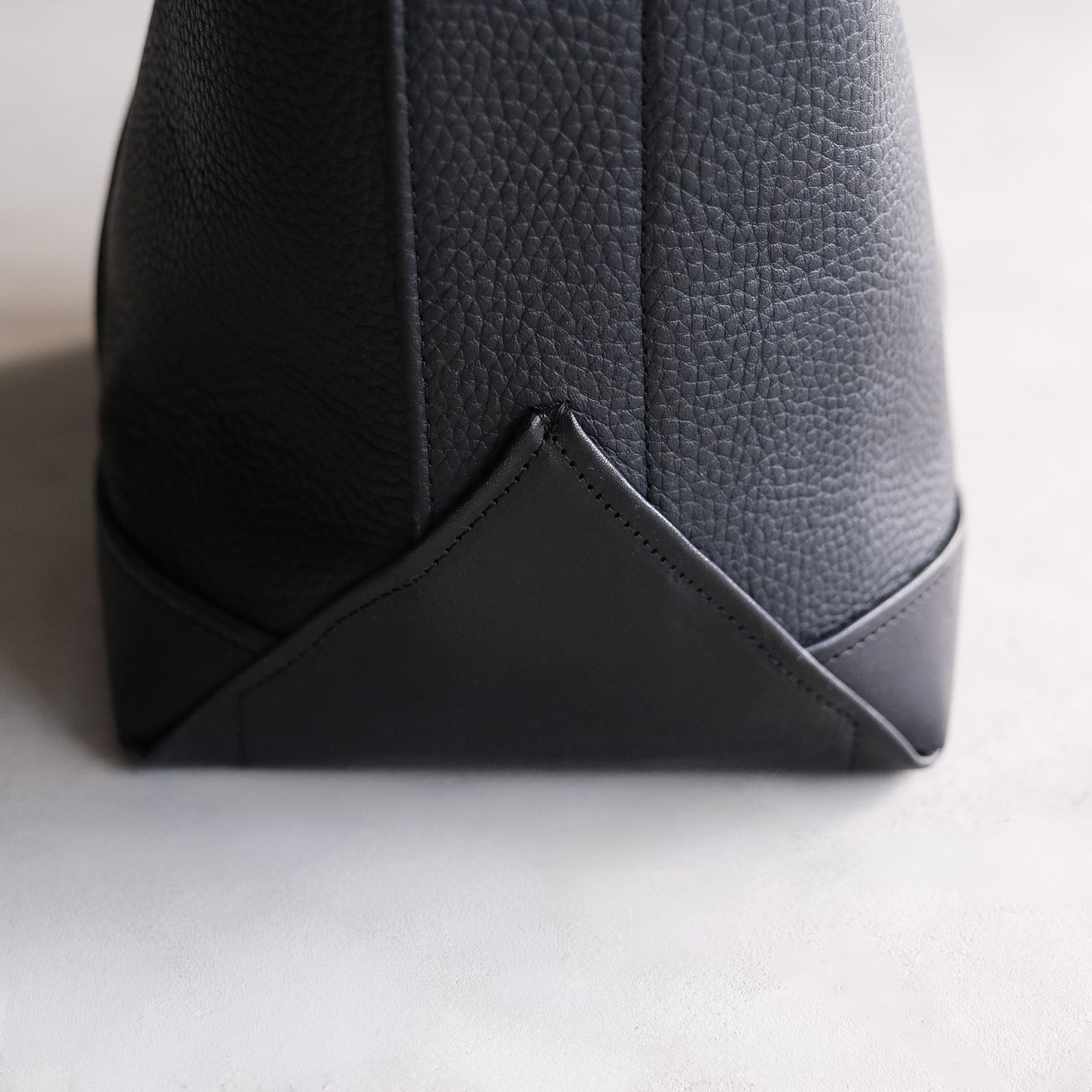 Day Tote Bag M -バッグ-（Black / ブラック）