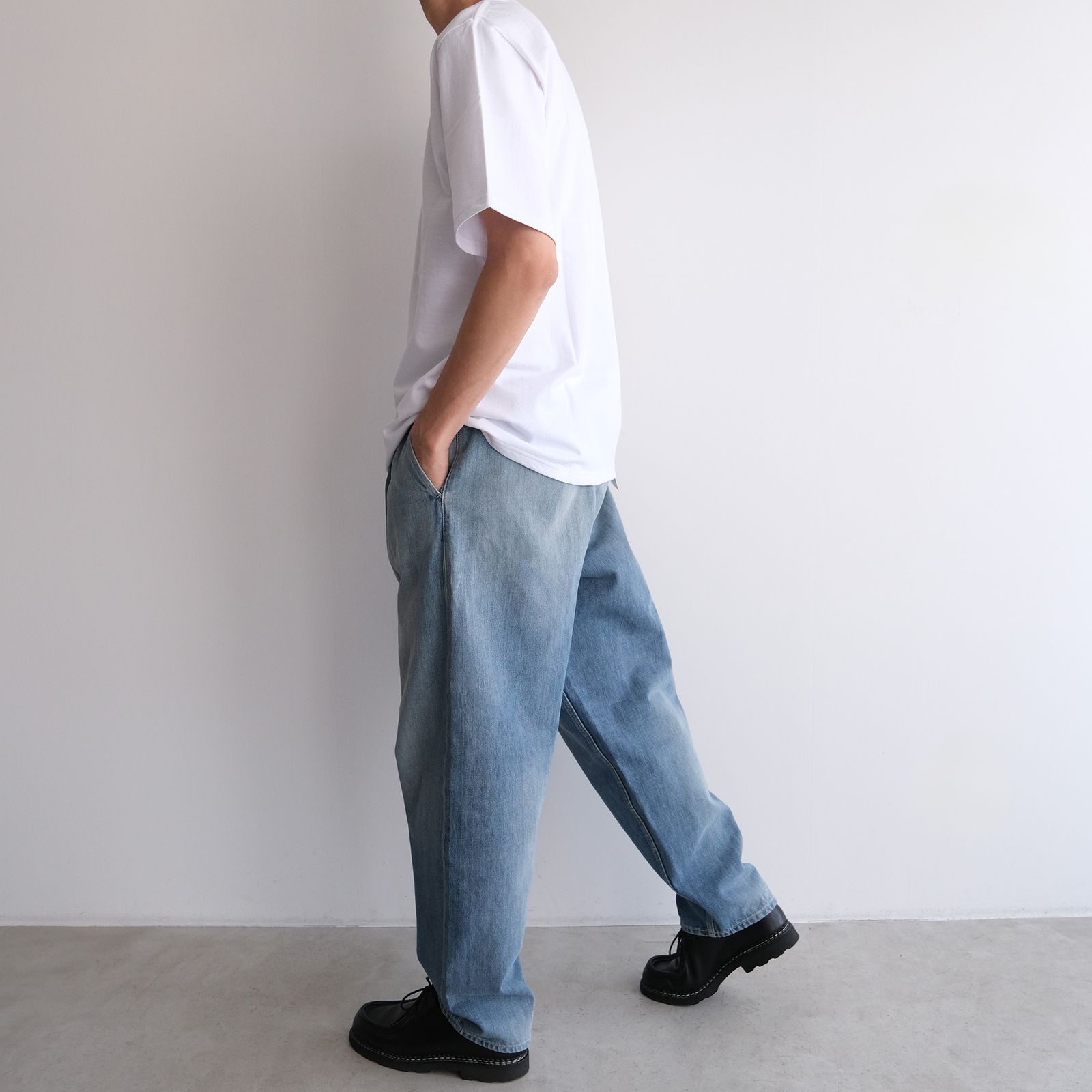 Selvage Denim Two Tuck Tapered Pants -パンツ-（Indigo Light Fade / インディゴライトフェード）