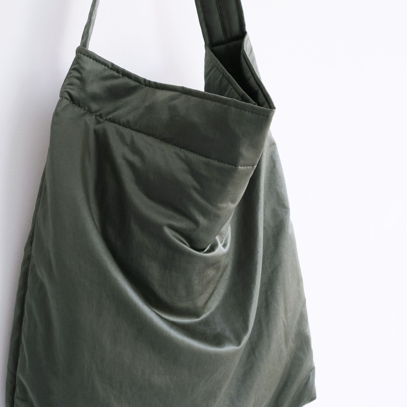 Fibril Nylon Satin Medium N BAG -バッグ-（Khaki / カーキ）
