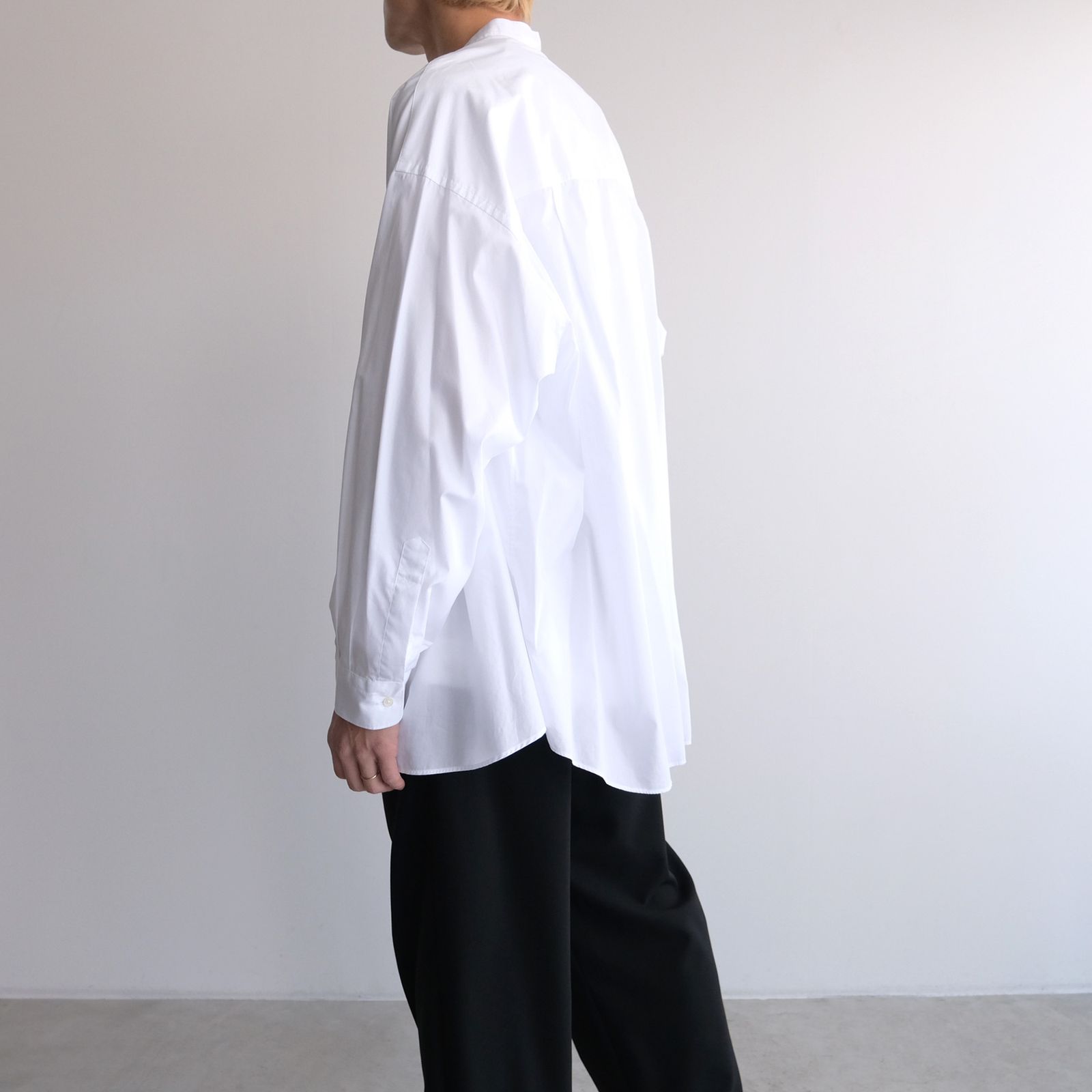 Broad L/S Oversized Band Collar Shirt -シャツ-（White / ホワイト）