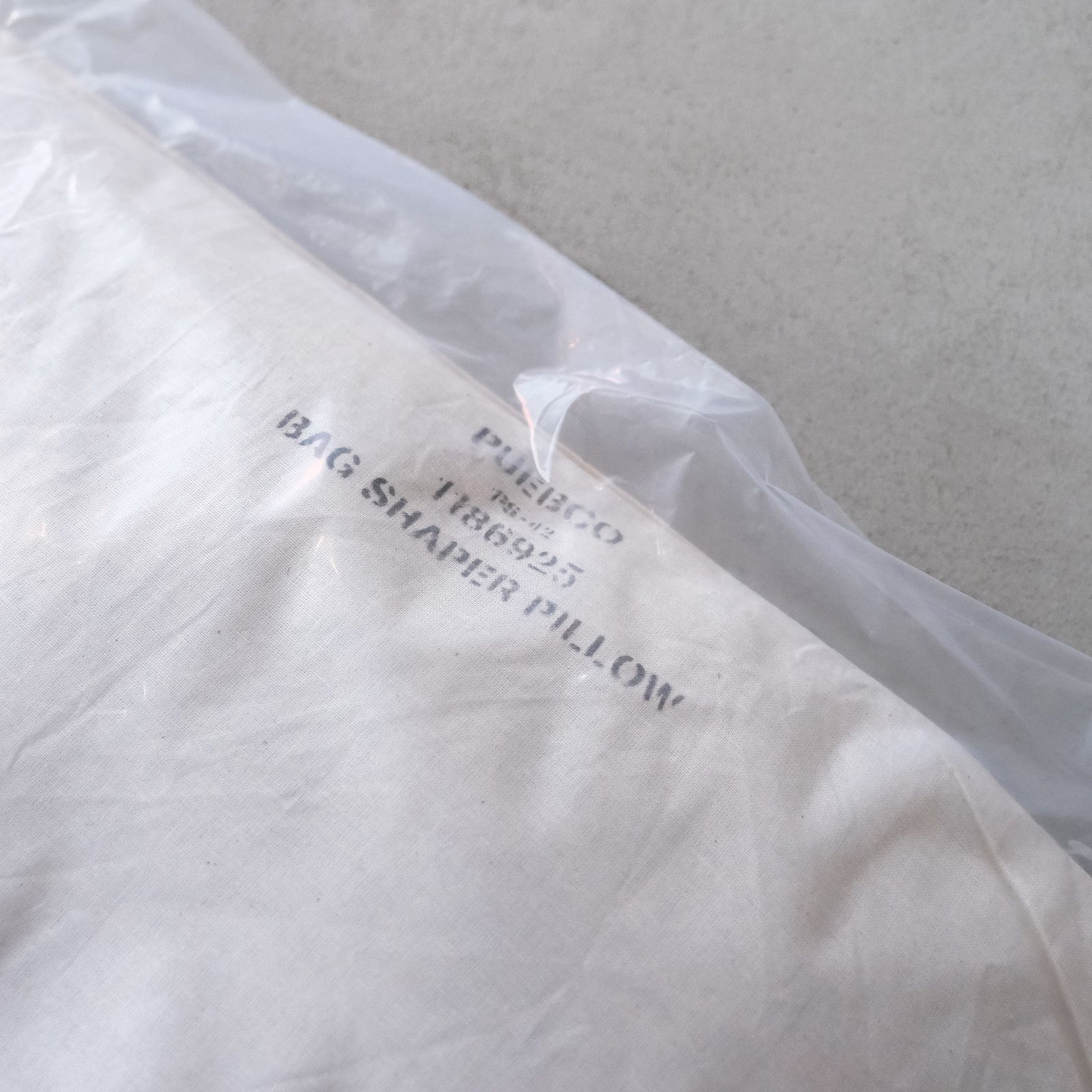 Bag Shaper Pillow Triangle Large（Ivory/ アイボリー）