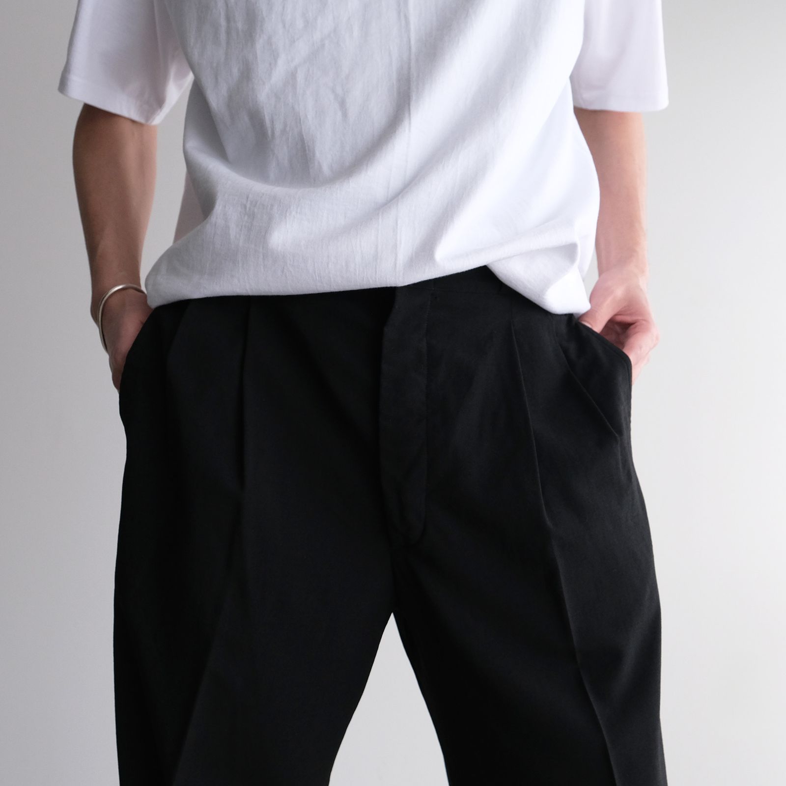 Wool 2 Tuck Trousers -パンツ-（Black / ブラック）