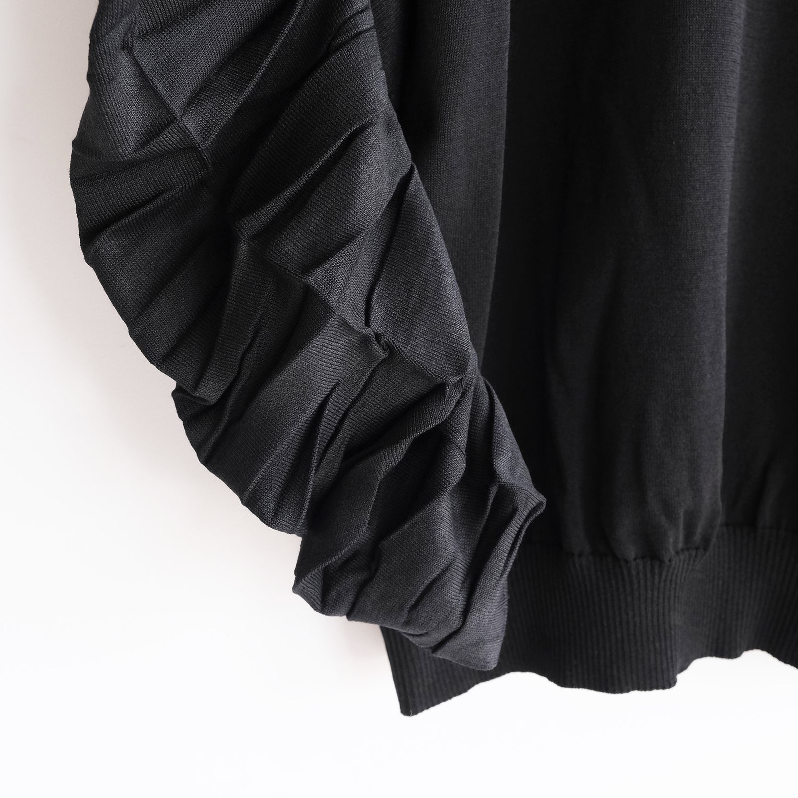 "Shirring" Sleeve Knit -ニット-（Black / ブラック）