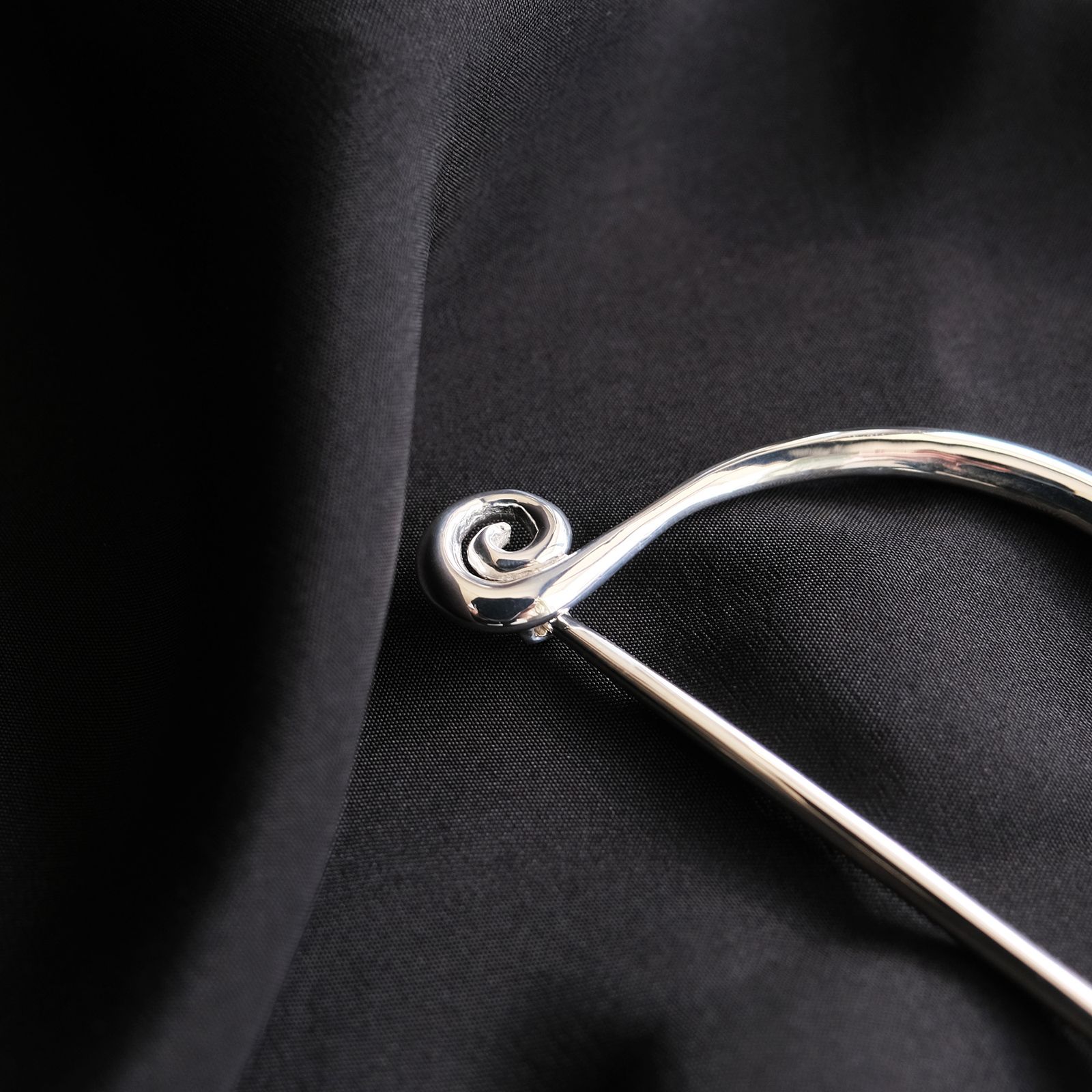 Large Fibula Bangle -ブレスレット-（Silver 925 / シルバー925）