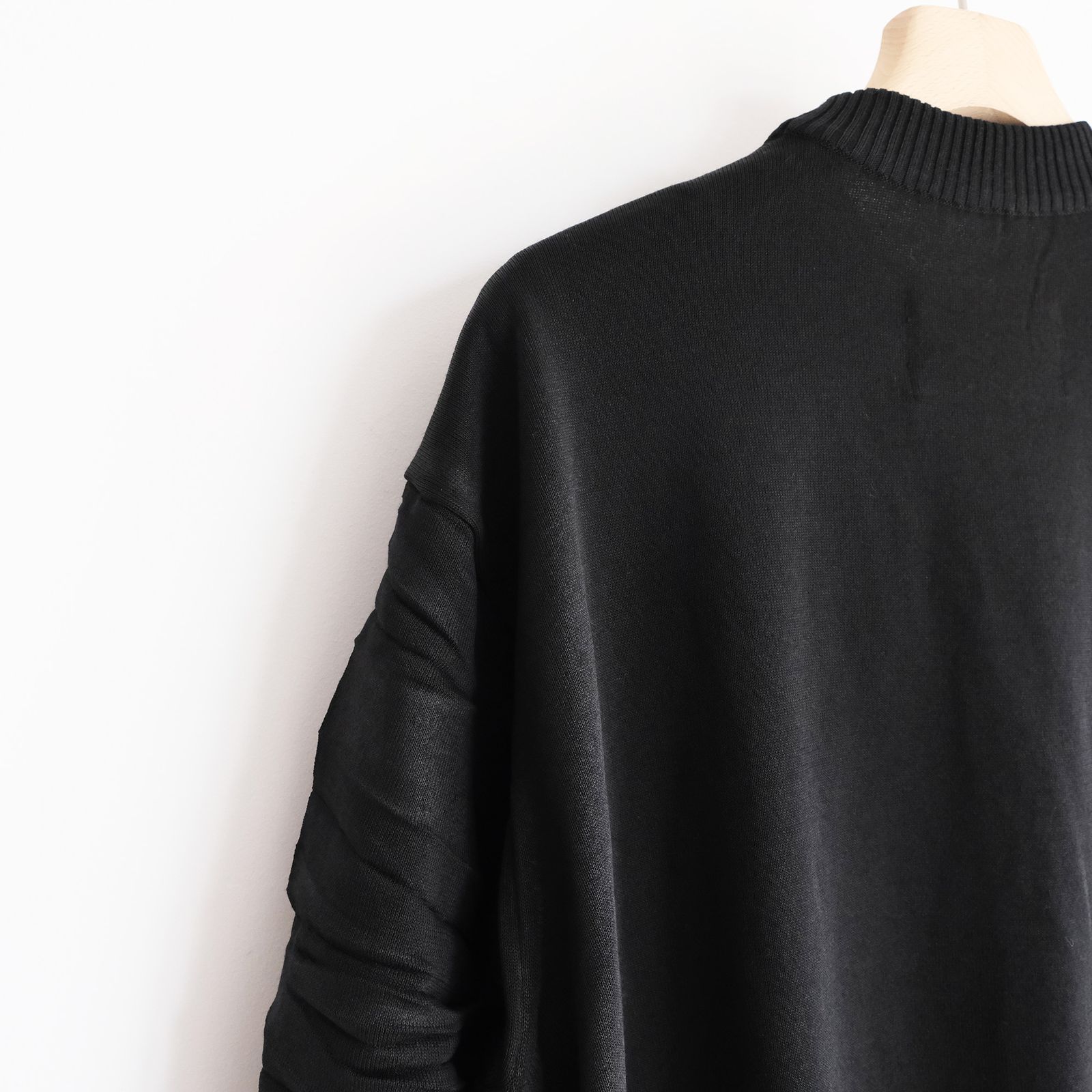 "Shirring" Sleeve Knit -ニット-（Black / ブラック）