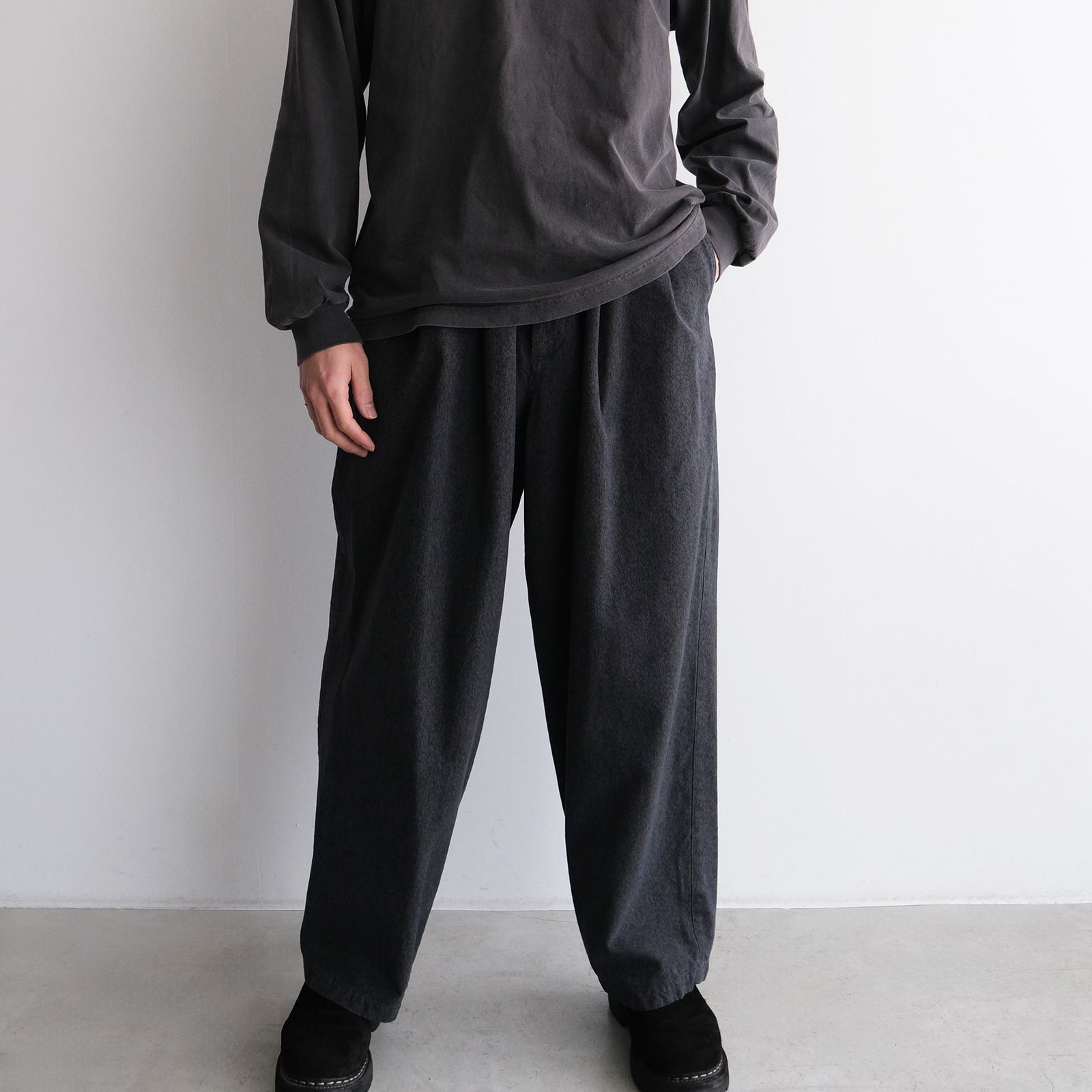 Sulfr Dyed Gabardine Two Tuck Easy Pants -パンツ-（Gray / グレー）GM261-40201