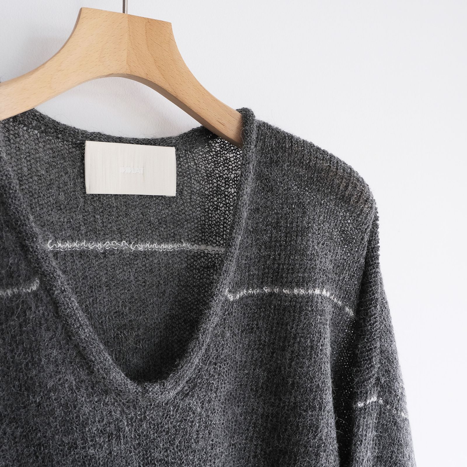 V-Neck Line Border Sweater -ニット-（Gray / グレー）