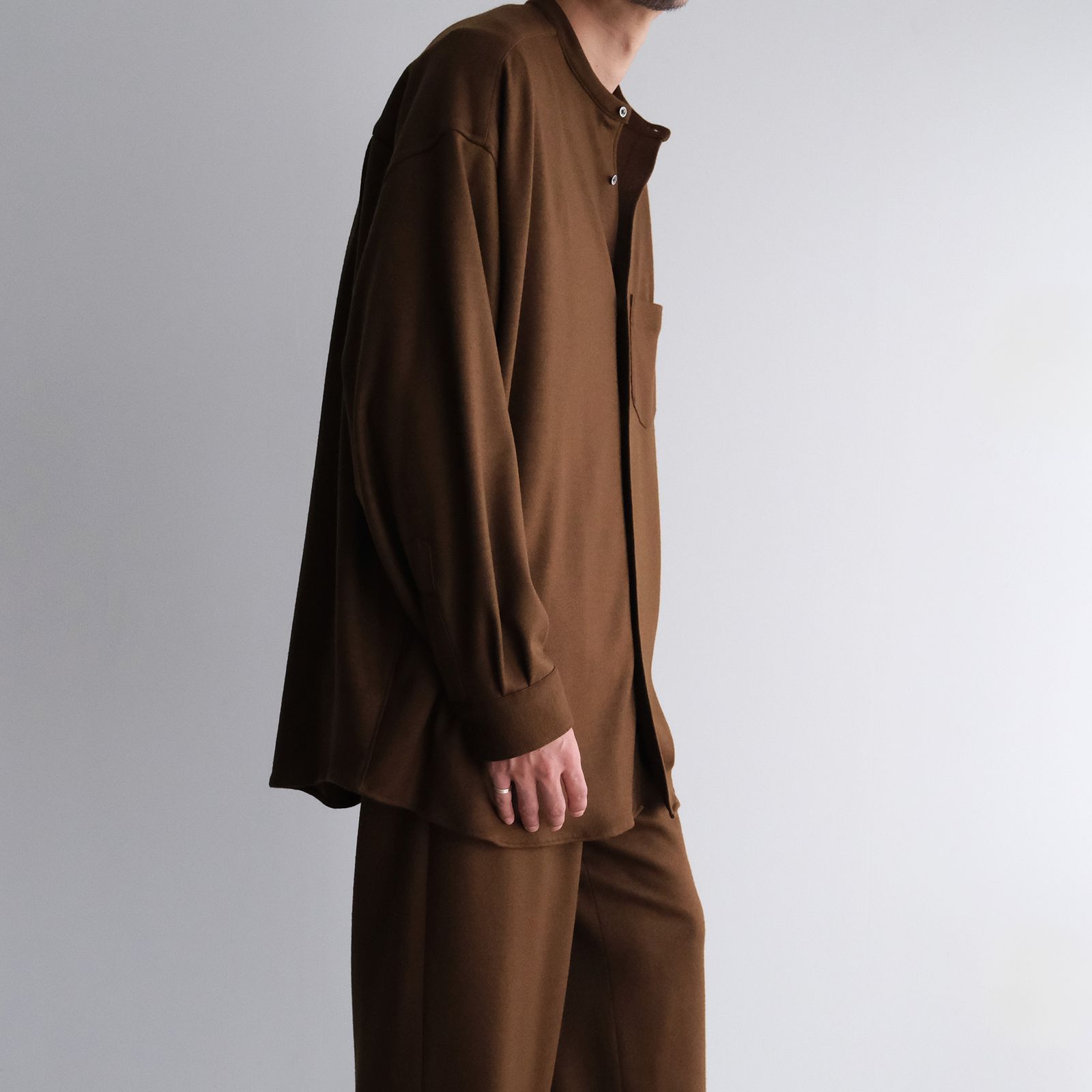 Wool Smooth Flannel Oversized Band Collar Shirt -オーバーサイズシャツ-（Brown / ブラウン）GU253-50222B