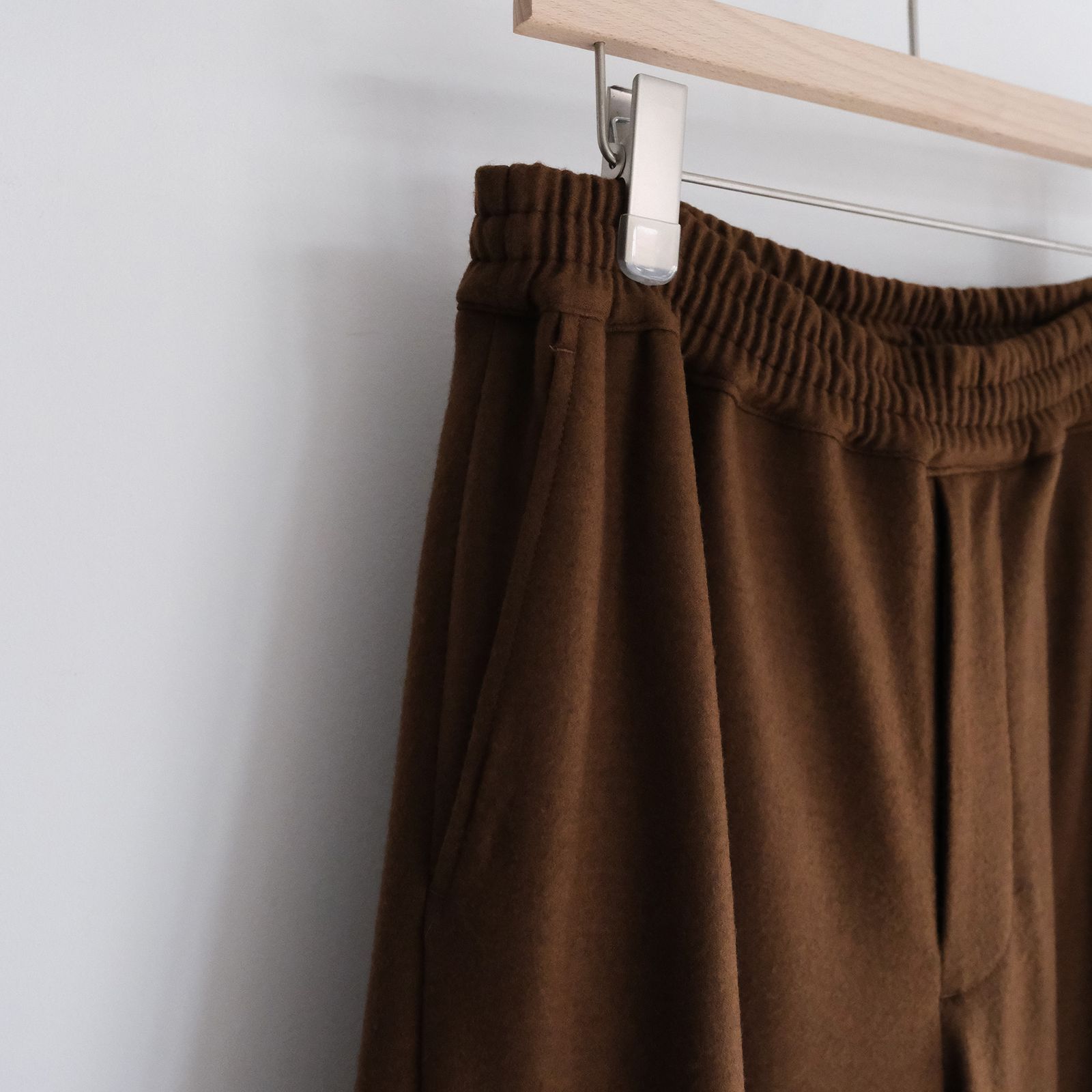 Wool Smooth Flannel Easy Wide Pants -パンツ-（Brown / ブラウン）