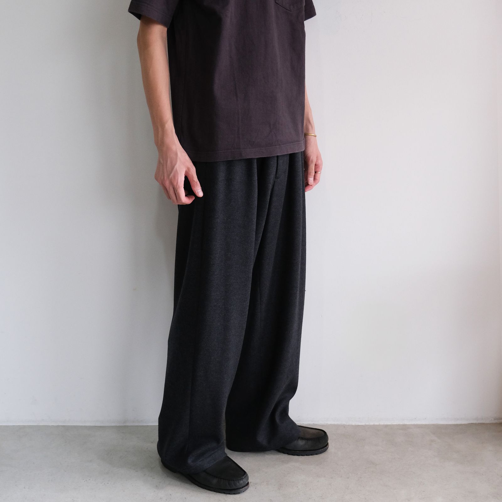 Wool Smooth Flannel Easy Wide Pants -パンツ-（Gray / グレー）
