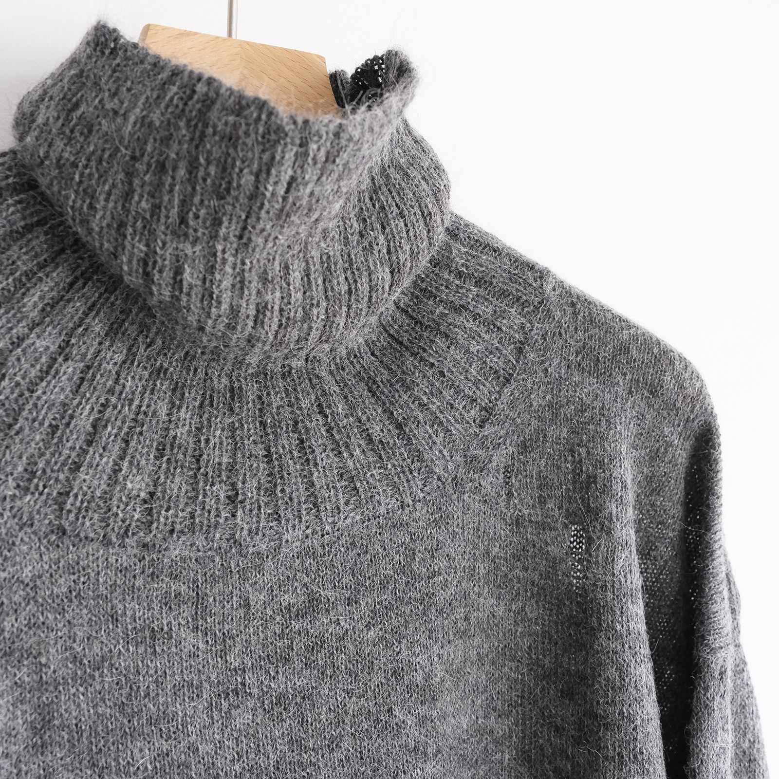 Turtleneck Sweater -ニット-（Gray / グレー）