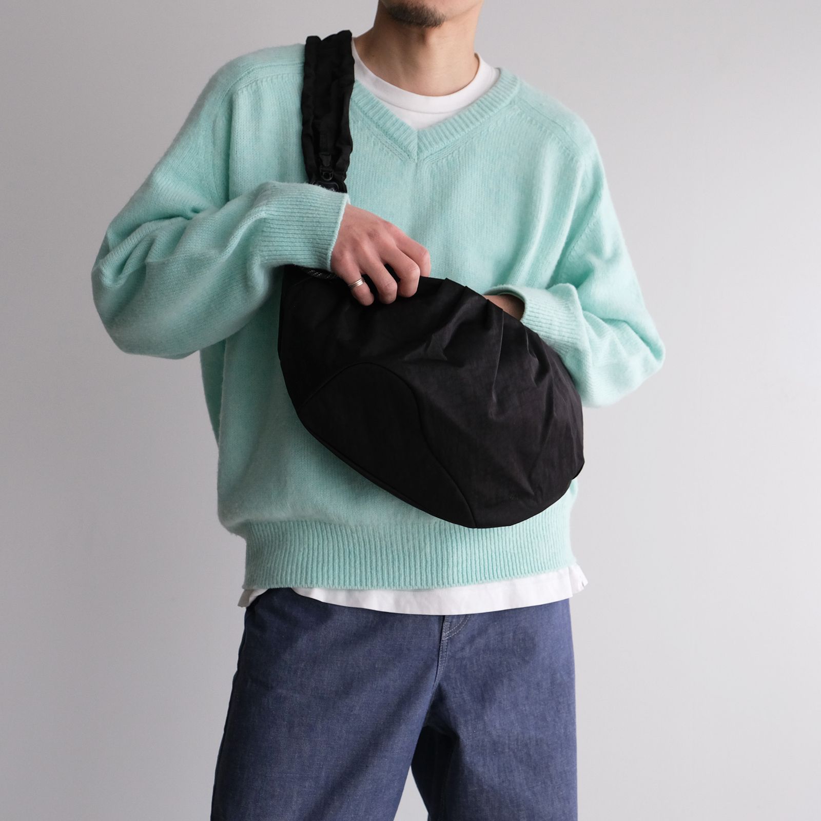 Textured Twill Body Bag -バッグ-（Black / ブラック）