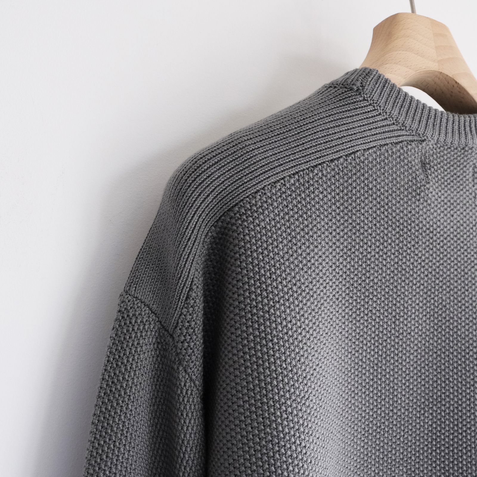 Soft Wool Command Sweather -ニット-（Stone Gray / ストーングレー）GU263-80600