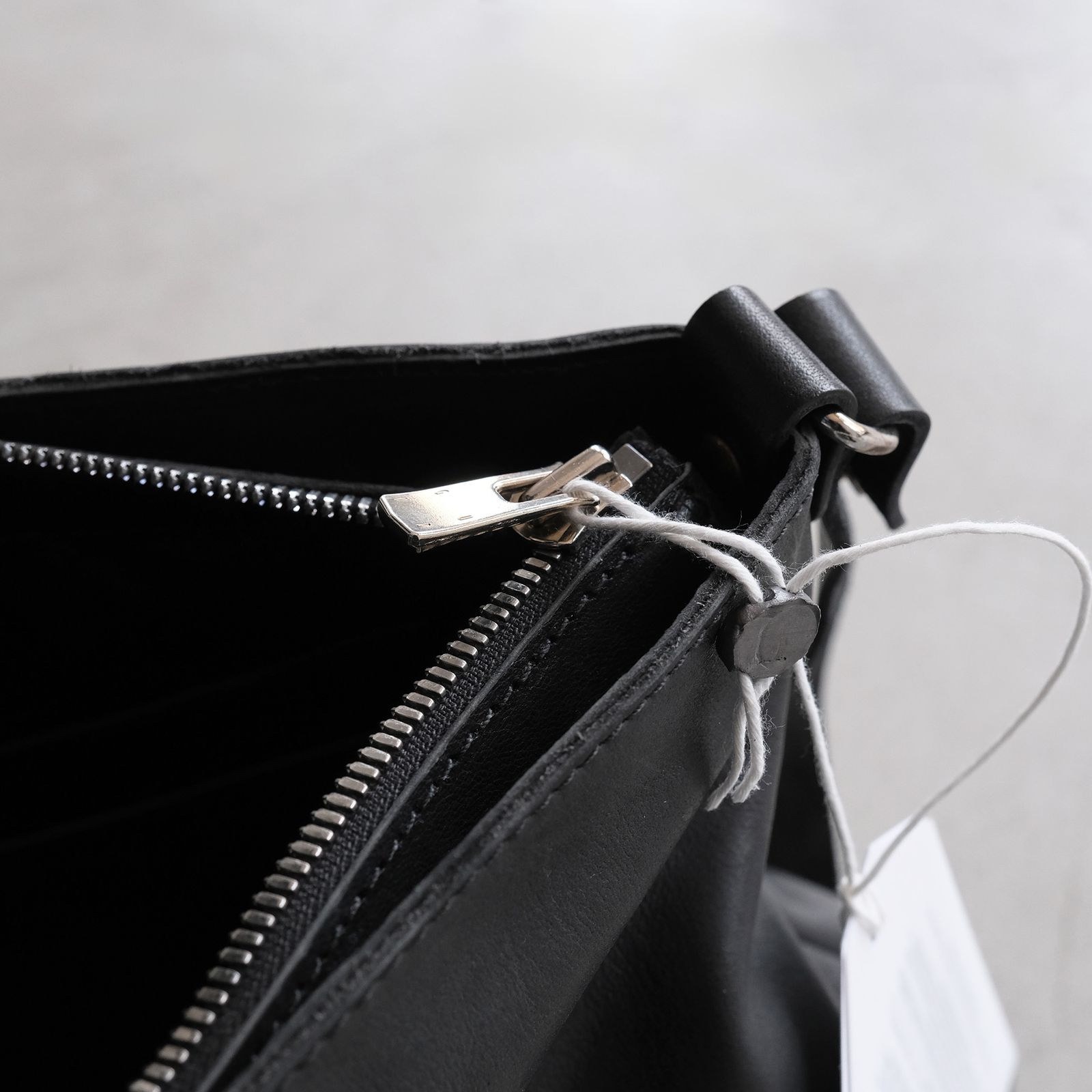 Soft Horse Full Grain Nylon Lining Shoulder Bag -バッグ-（Black / ブラック）