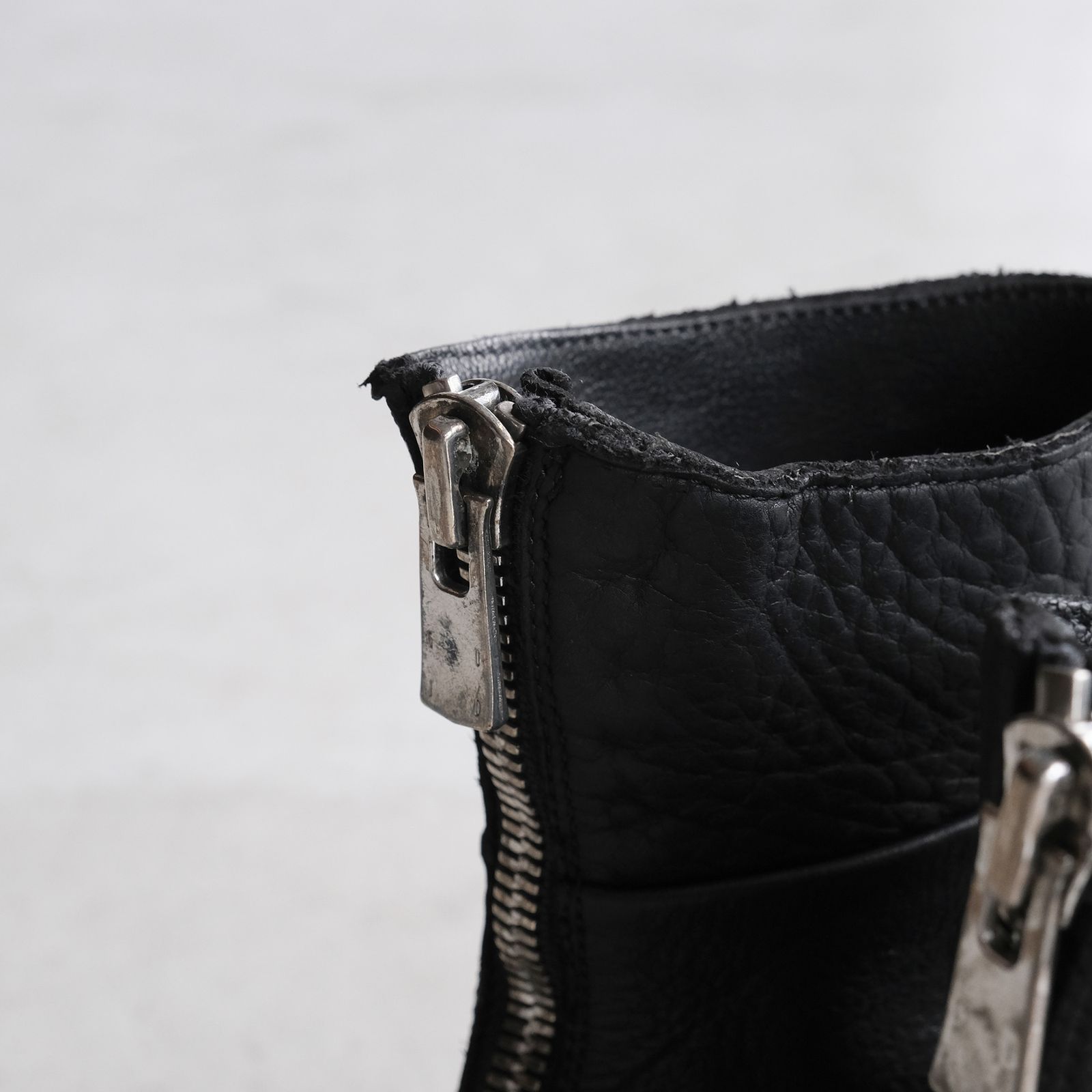 367ZB Bison Full Grain Lined Folded Back Zip Boot -ブーツ-（Black / ブラック）
