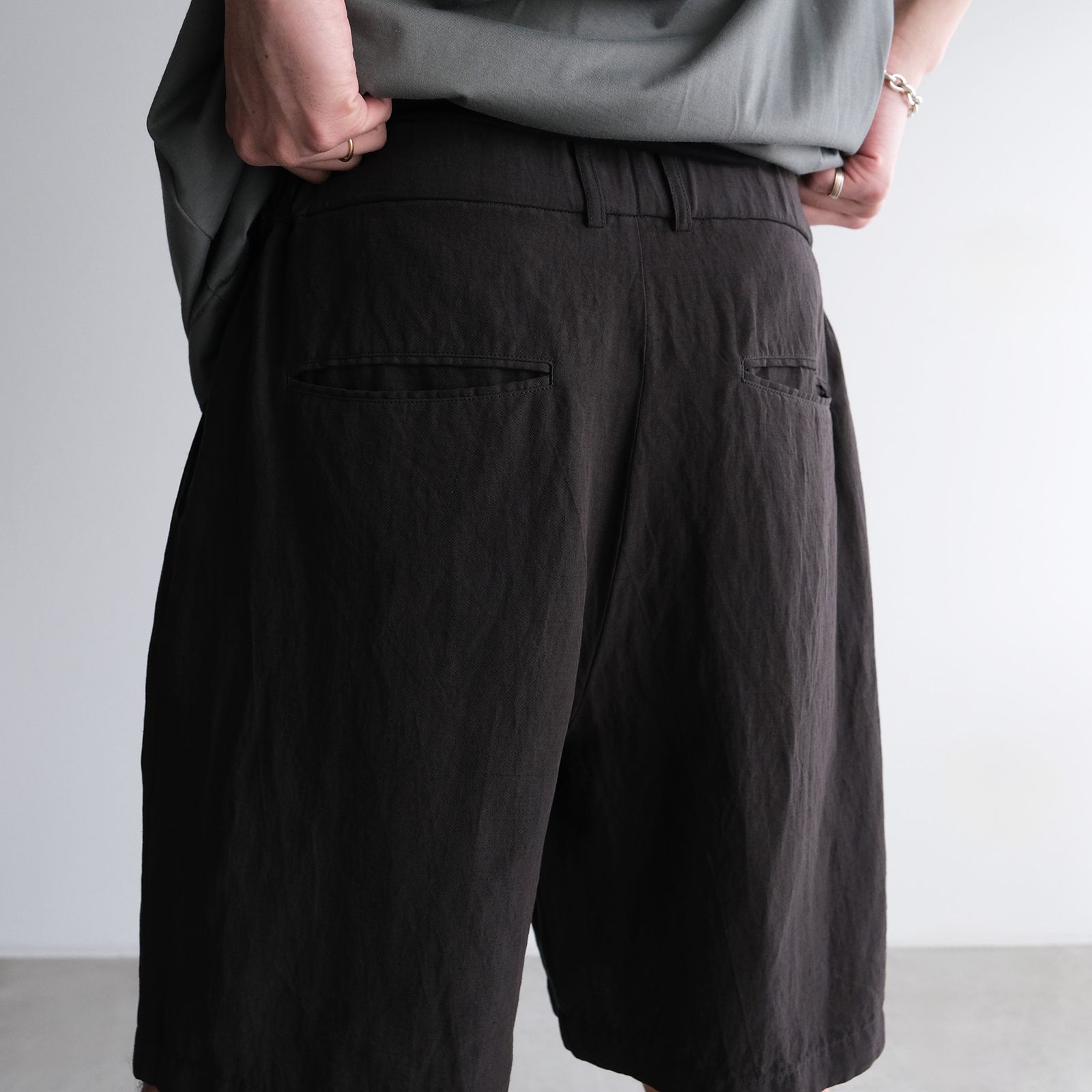 Cotton Linen Voile Loose Fit Shorts -パンツ-（Charcoal Gray / チャコールグレー）
