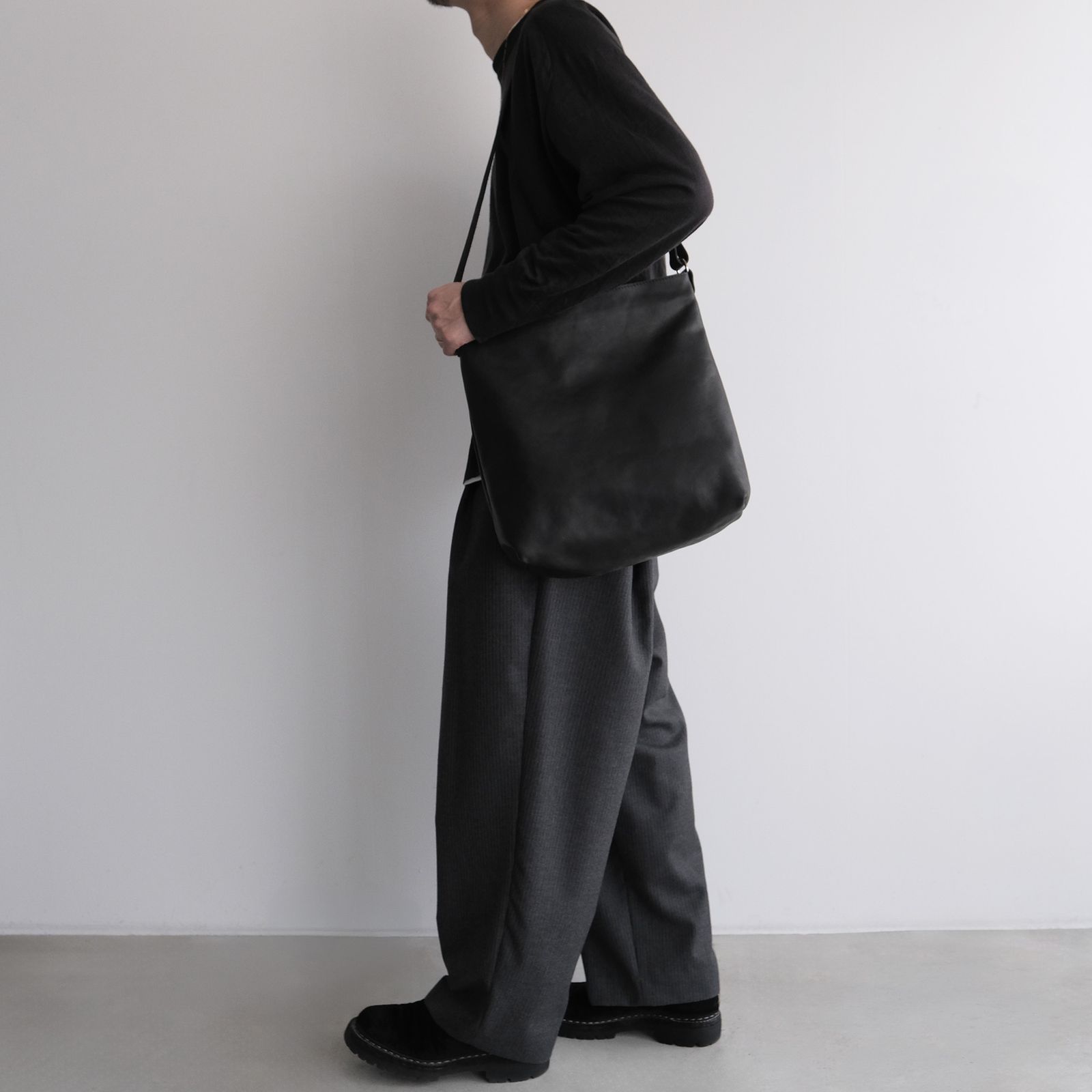 Soft Horse Full Grain Nylon Lining Shoulder Bag -バッグ-（Black / ブラック）