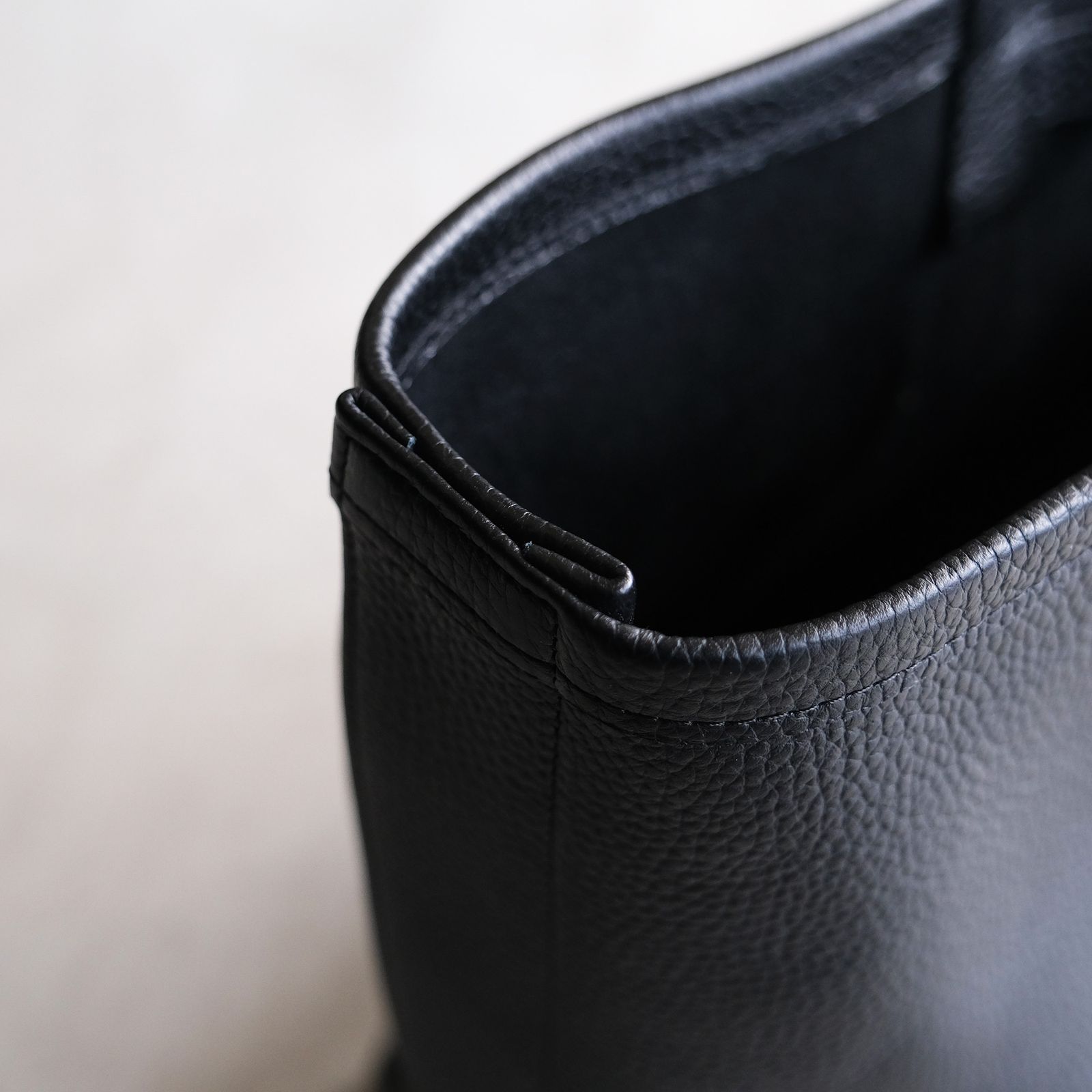 Day Tote Bag M -バッグ-（Black / ブラック）