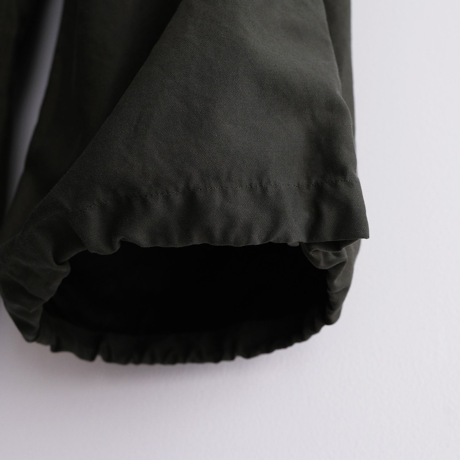 Cotton Cupro Back Satin Military Pants -パンツ-（Green / グリーン）