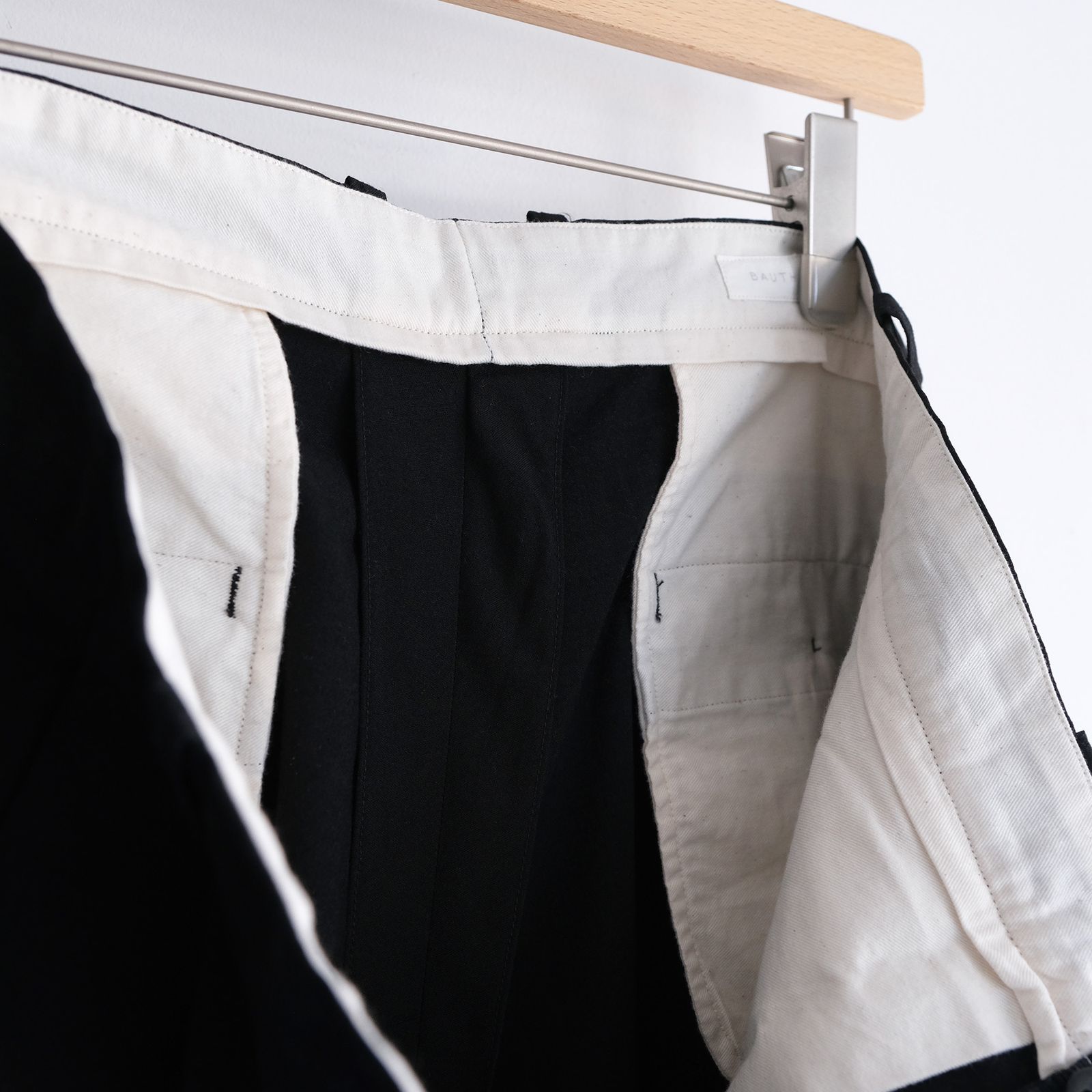 Wool 2 Tuck Trousers -パンツ-（Black / ブラック）