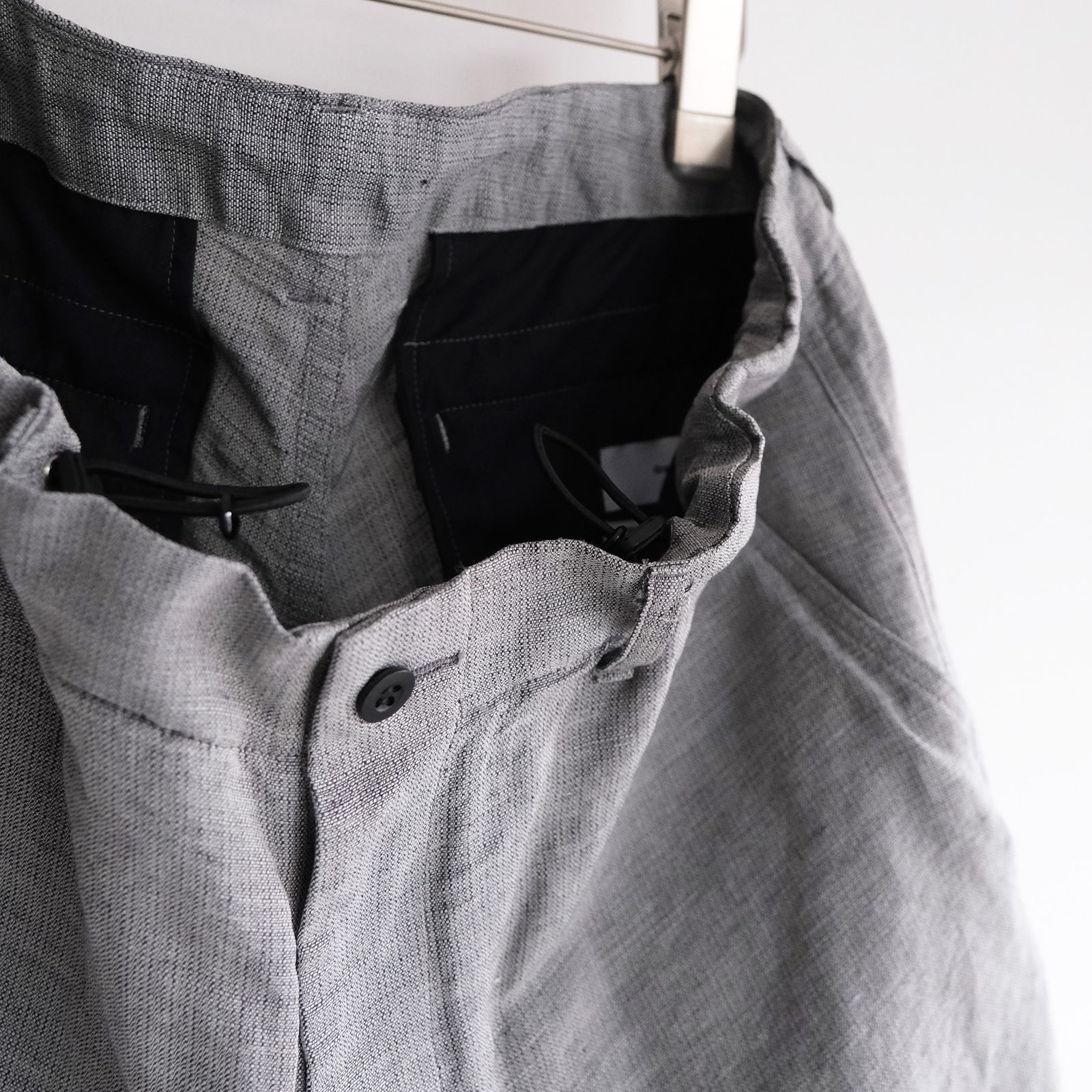 Linen Cupro Hopsack Military Shorts -ショーツ-（Gray / グレー）GM261-40378