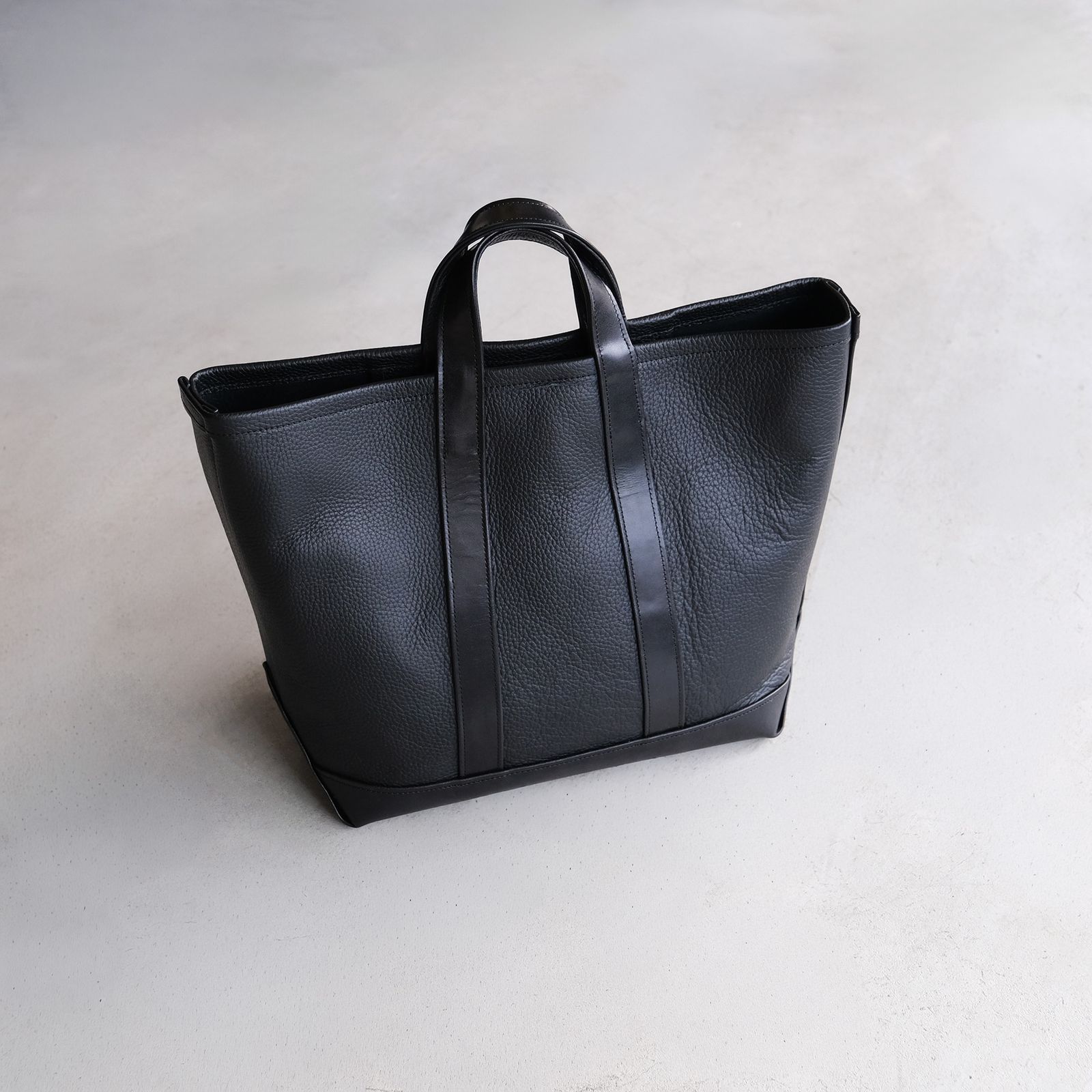 Day Tote Bag M -バッグ-（Black / ブラック）