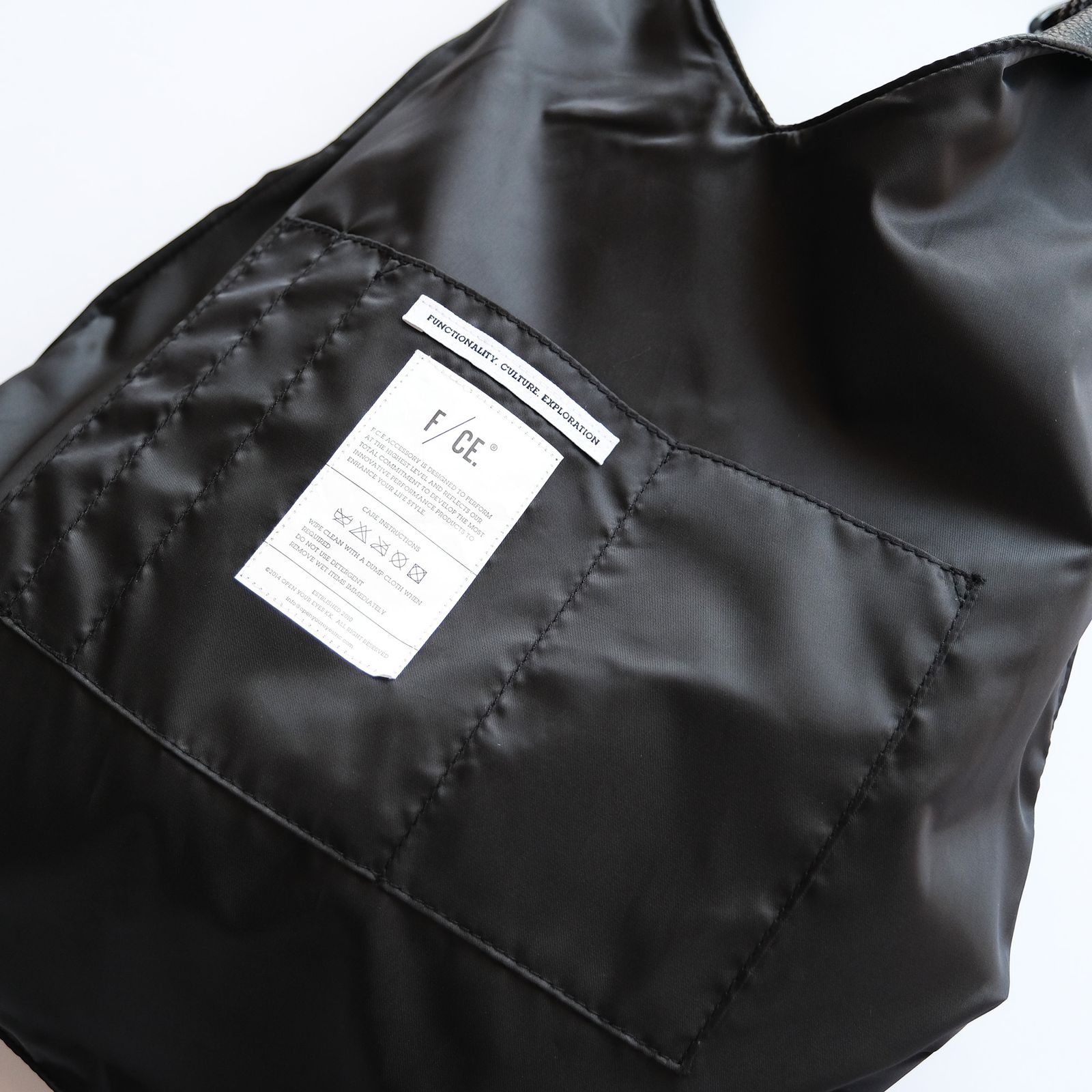 Tech Leather Wrapping Handle Tote -バッグ-（Black / ブラック）