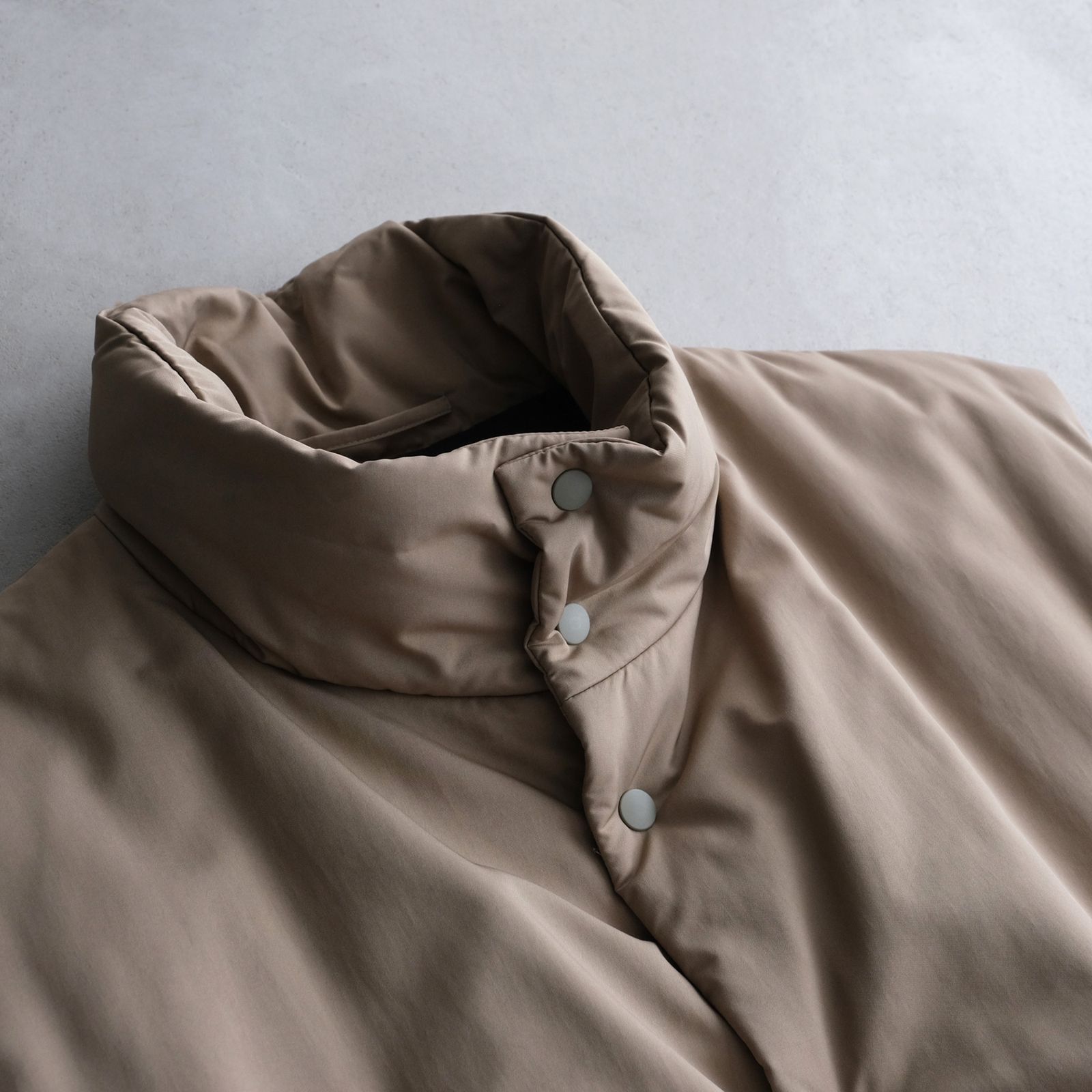 Vintage Nylon Twill Padded Vest -ベスト-（Beige / ベージュ）