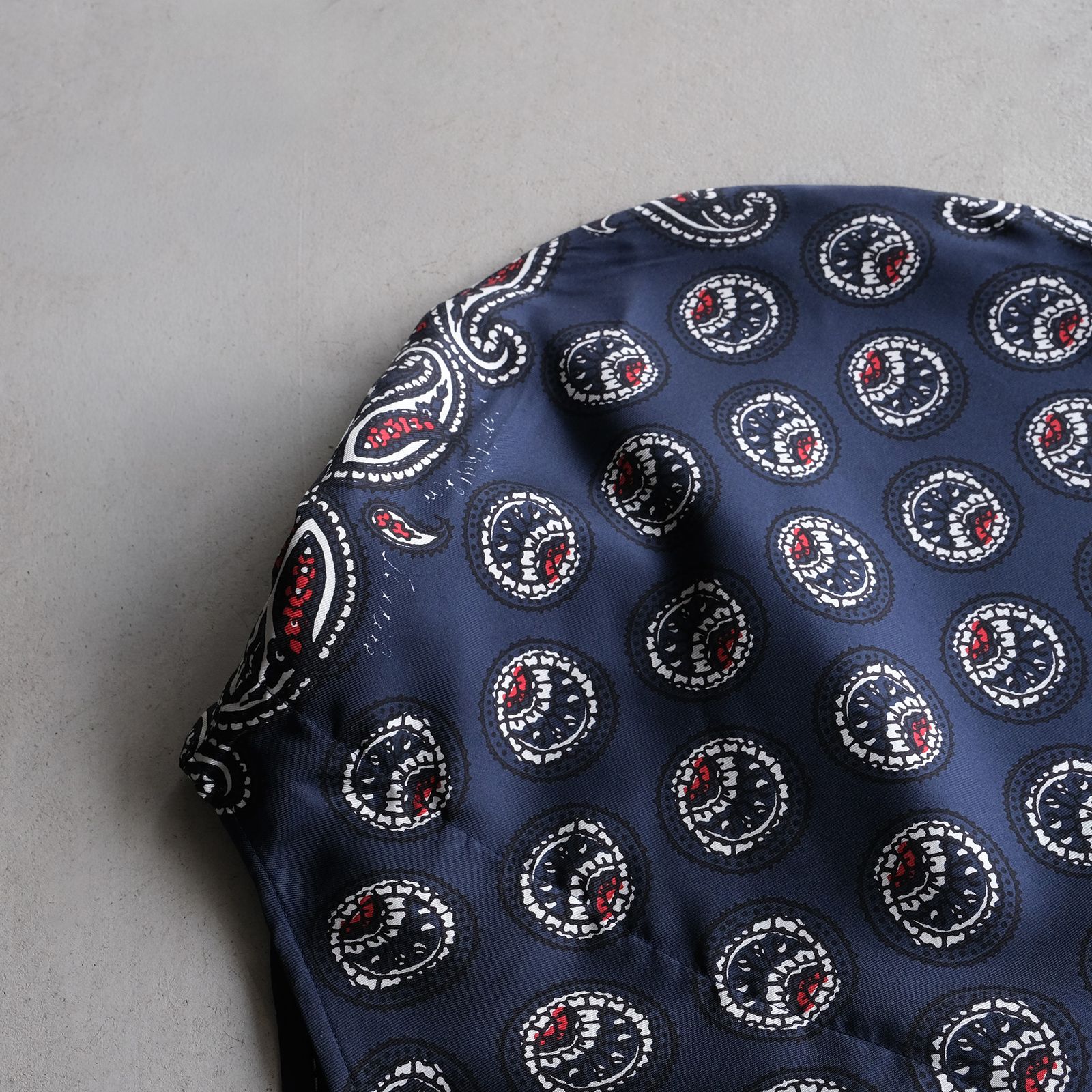 Paisley Silk Hoody Scarf -スカーフ-（Navy / ネイビー）