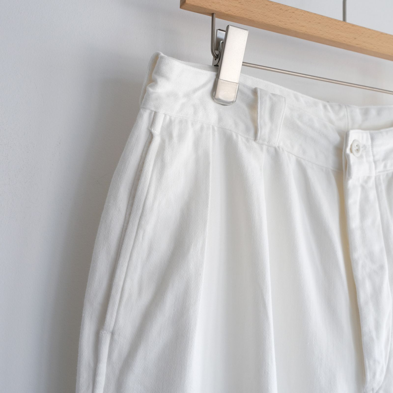 Satin Military Pants -パンツ-（Off White / オフホワイト）