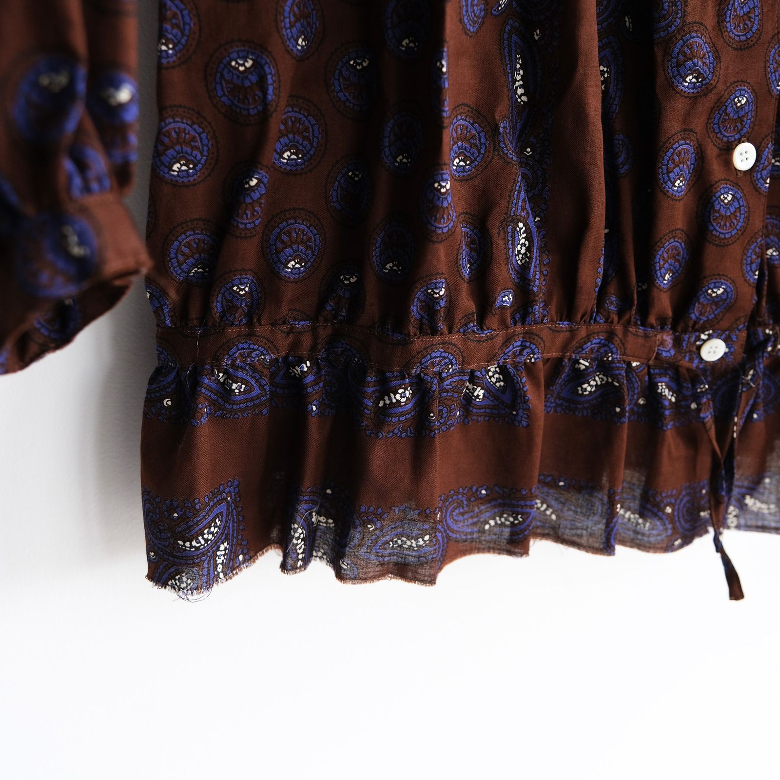 Paisley Gathered Blouse -ブラウス-（Brown / ブラウン）