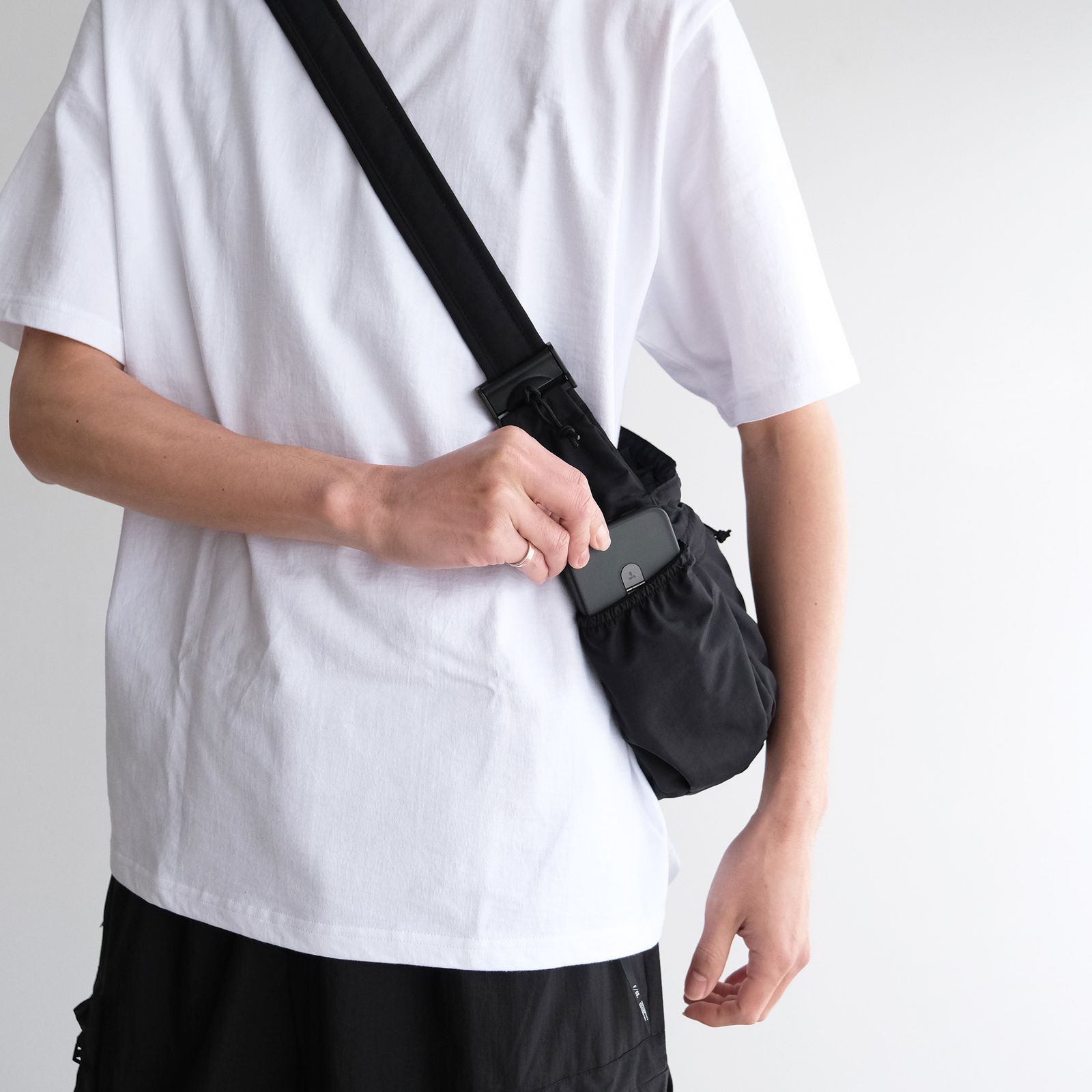 Nylon Shoulder Bag -バッグ-（Black / ブラック）