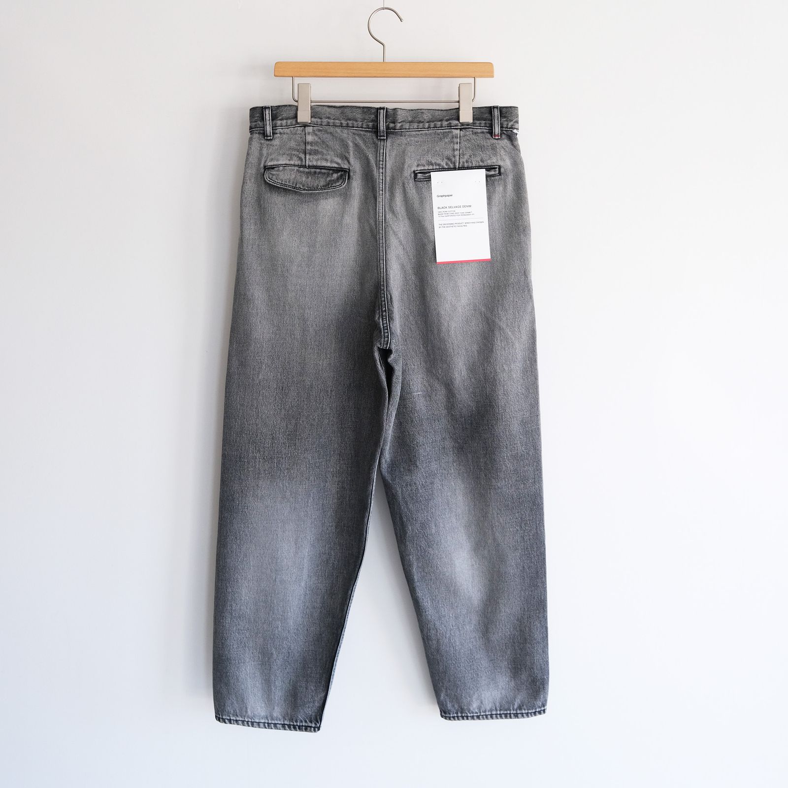 Selvage Denim Two Tuck Tapered Pants -パンツ-（Black Light Fade / ブラックライトフェード）