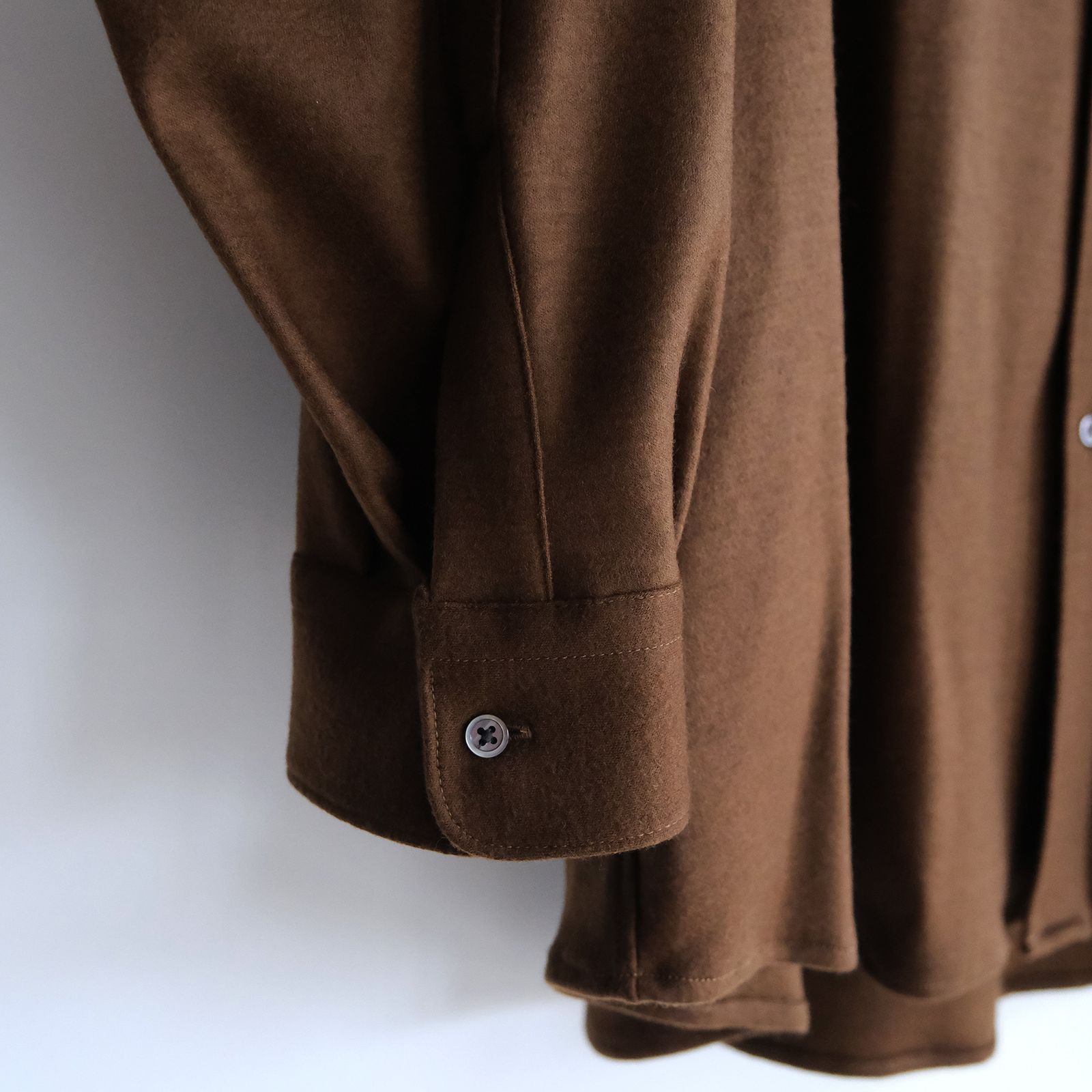 Wool Smooth Flannel Oversized Band Collar Shirt -シャツ-（Brown / ブラウン）