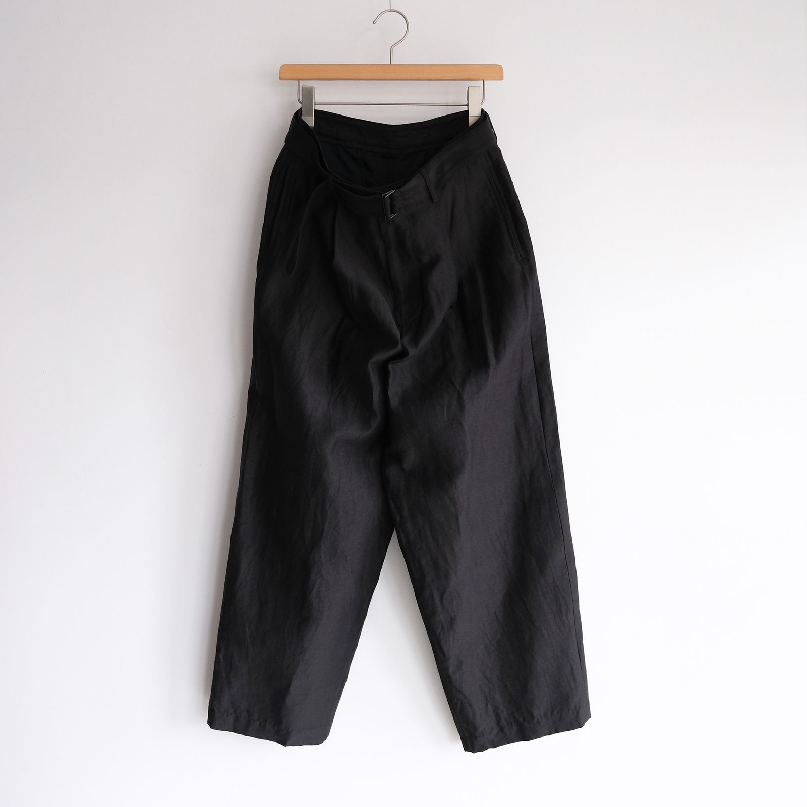 Linen Cupro Back Satin Belted Pants -パンツ-（Black / ブラック）GM261-40371