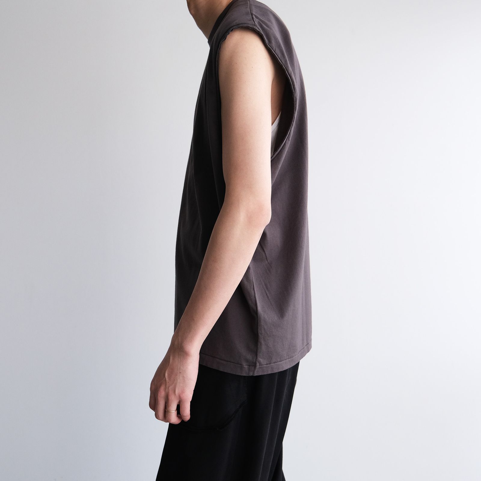 Sleeve Less T-Shirts -タンクトップ-（Charcoal / チャコール）
