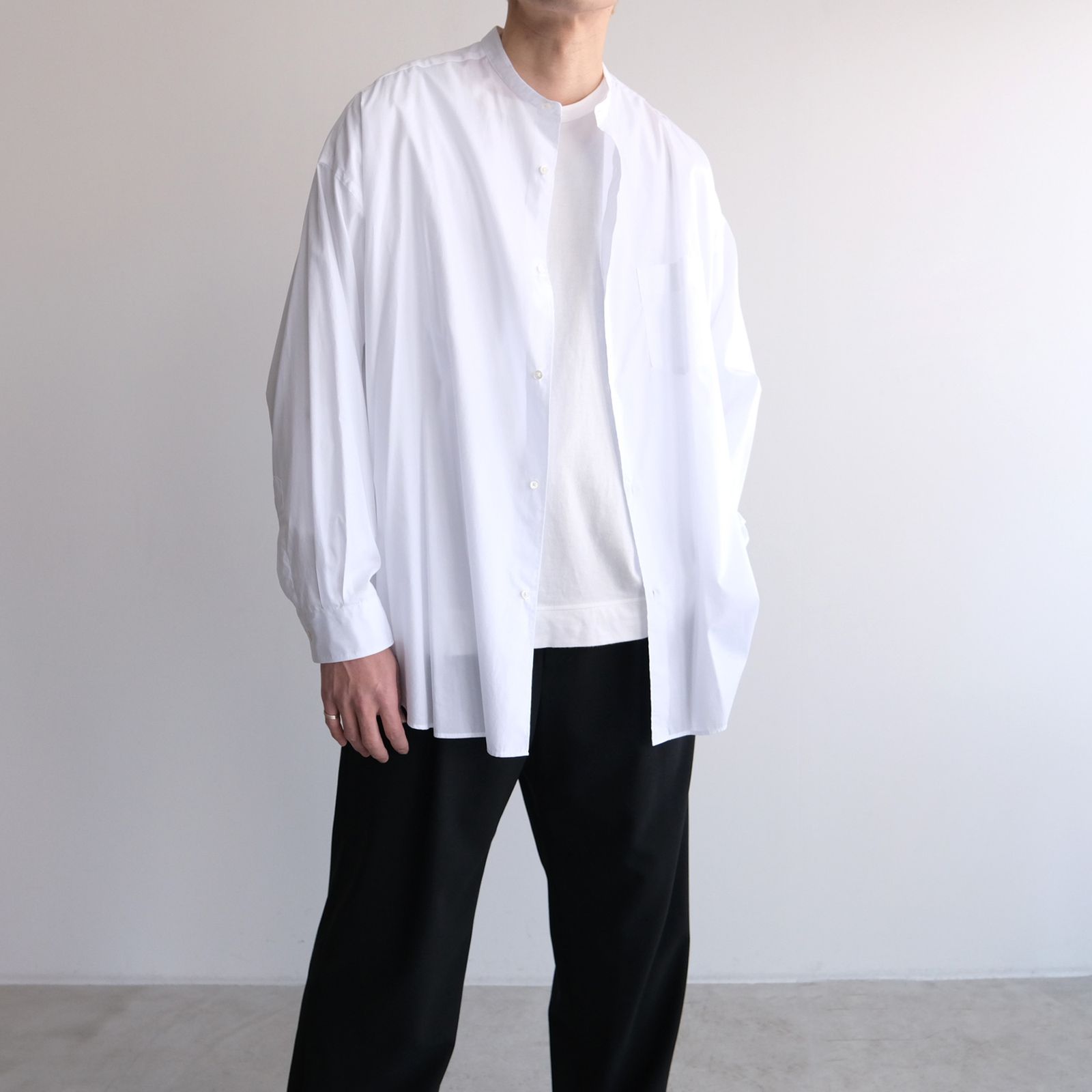 Broad L/S Oversized Band Collar Shirt -シャツ-（White / ホワイト）